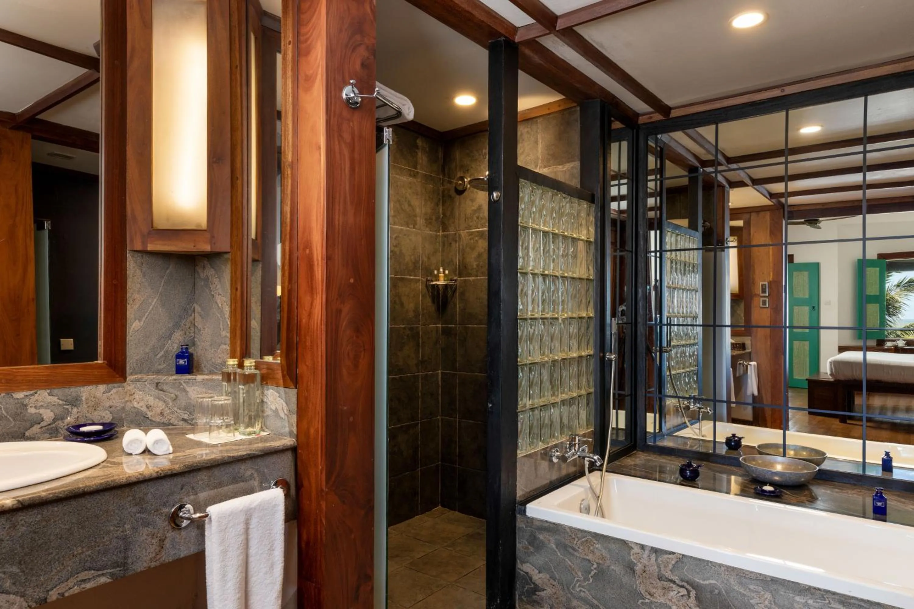 Bathroom in Jetwing Lighthouse, A Luxury Reserve