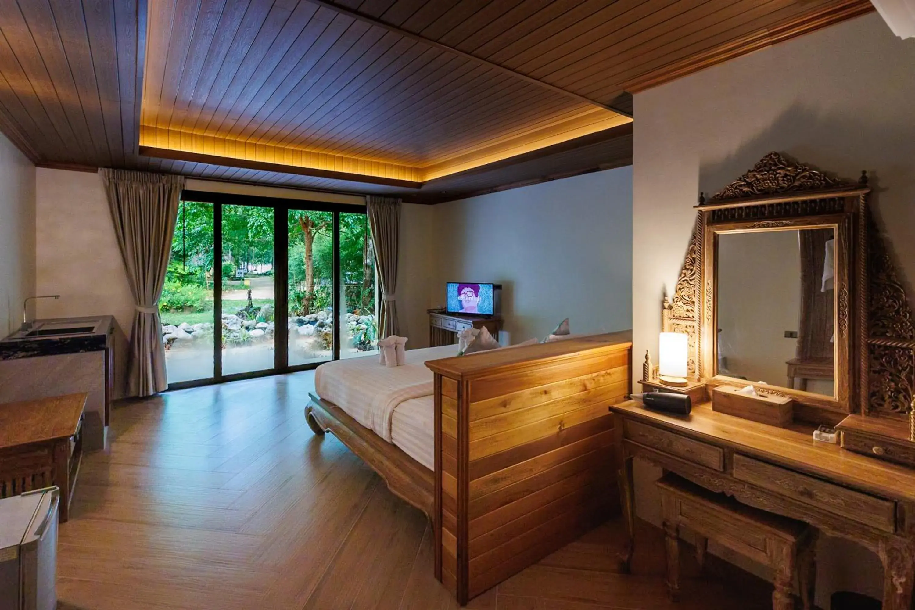 Photo of the whole room, Bed in Chivapuri Beach Resort Photo of the whole room, Bed in Chivapuri Beach Resort