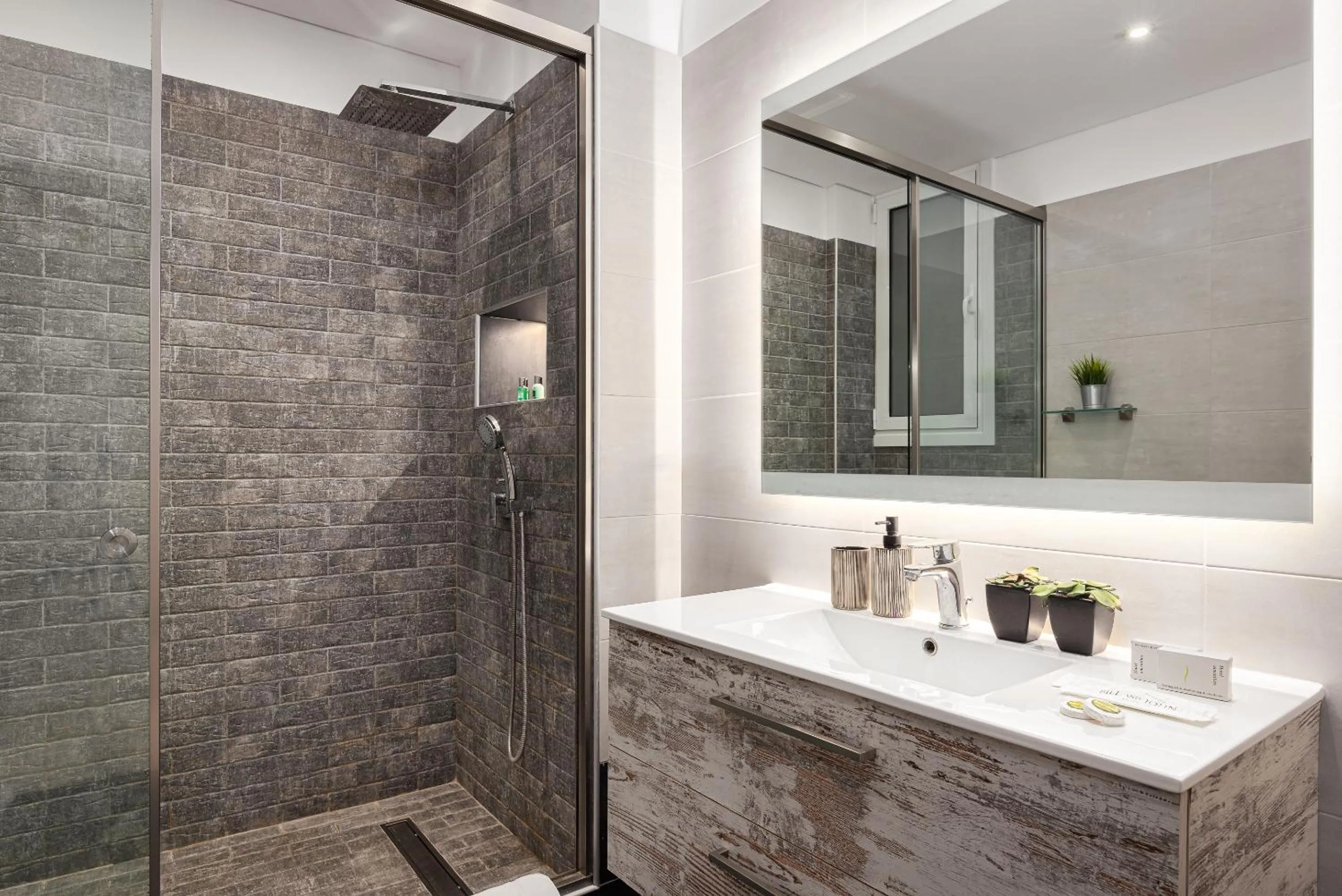 Shower in Acropolis Elegant Apartment