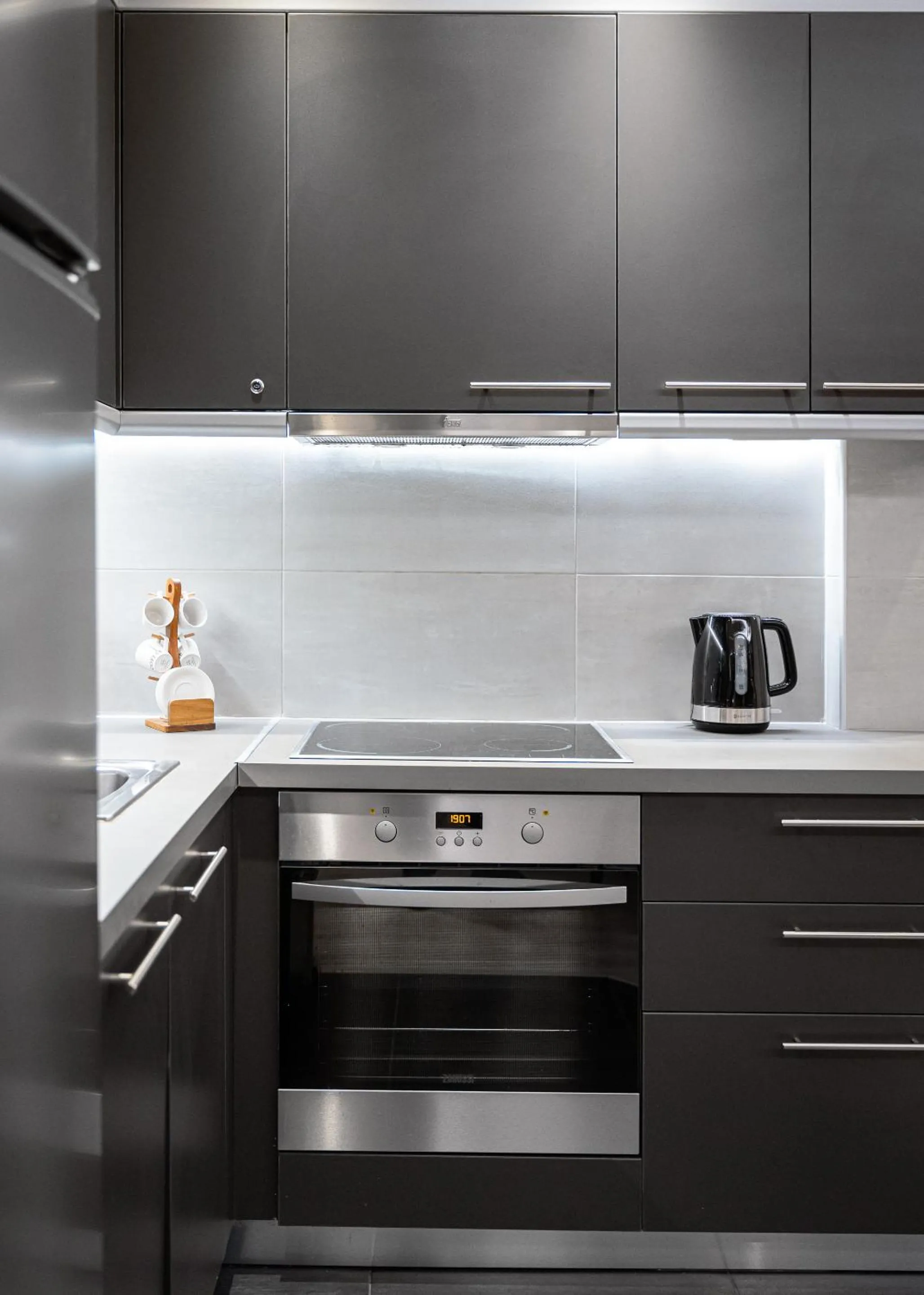 Kitchen or kitchenette in Acropolis Elegant Apartment
