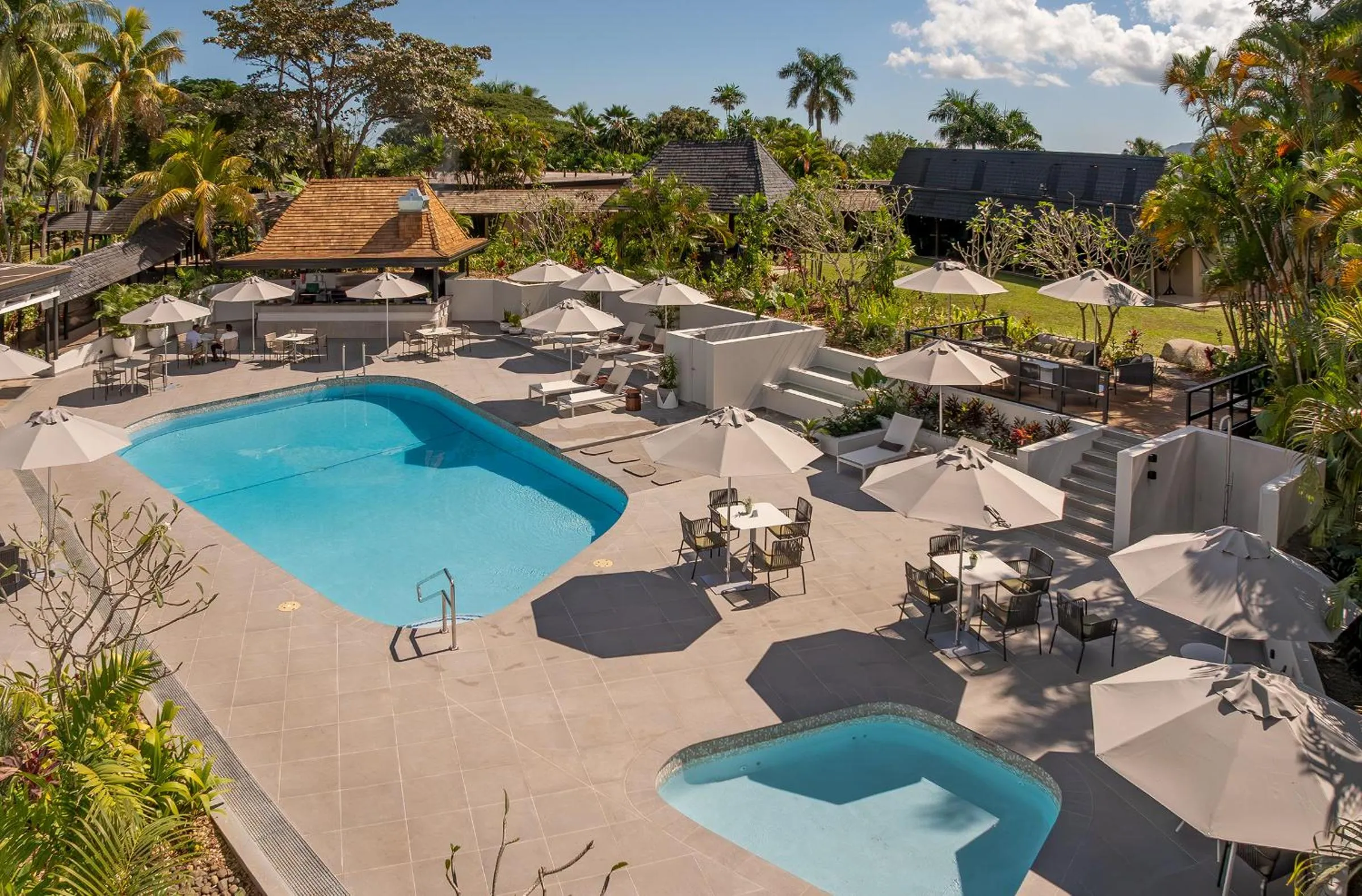 Swimming pool in Tanoa International Hotel