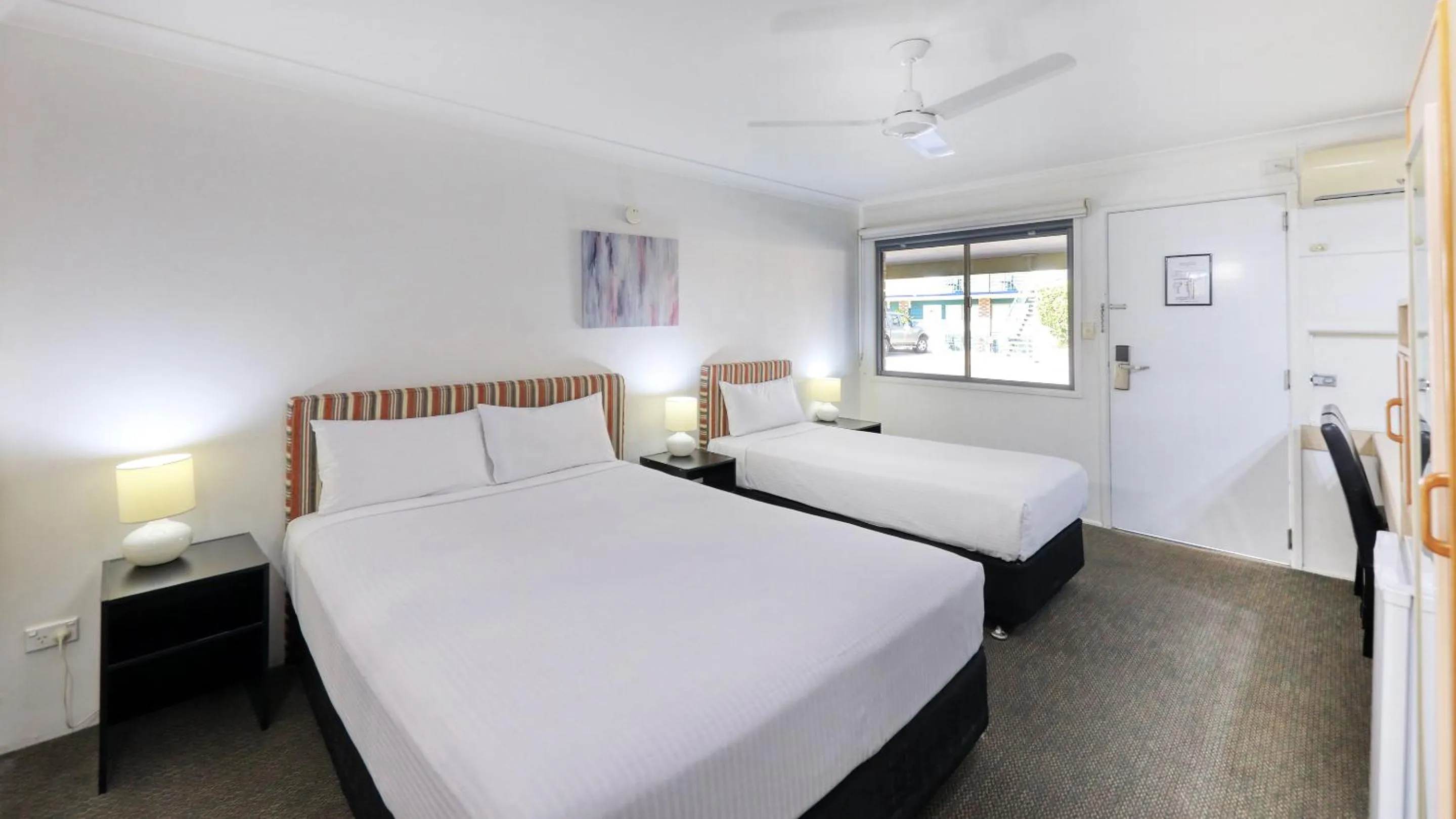 Bed in Best Western Cattle City Motor Inn