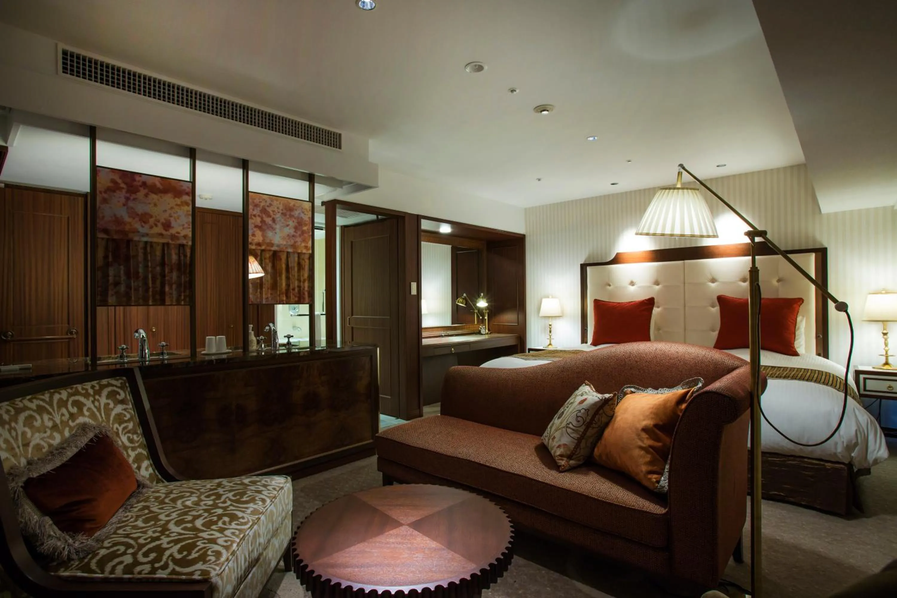 Seating area, Bed in Kyoto Century Hotel