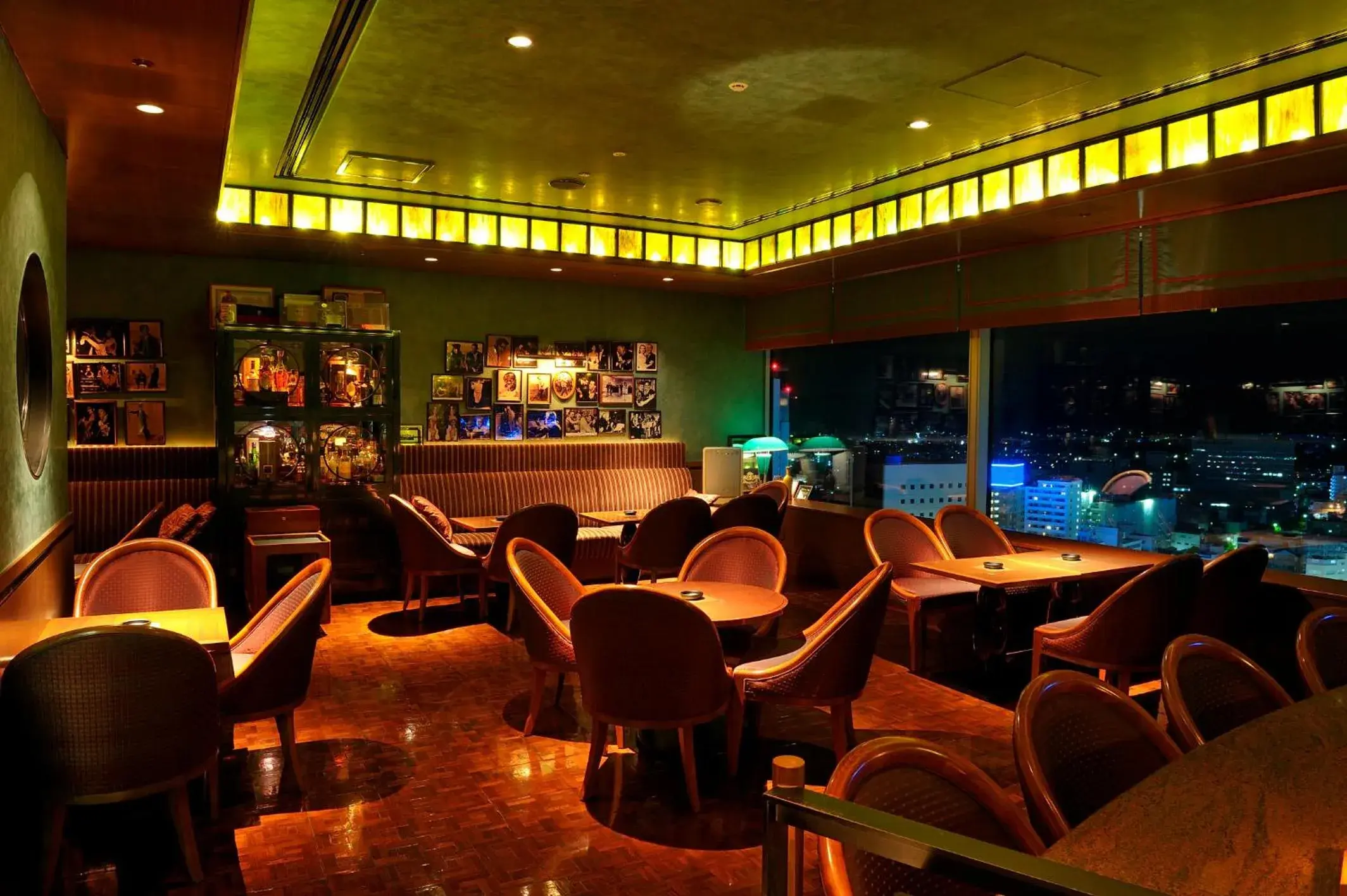 Lounge or bar in Hotel Granvia Okayama Lounge or bar in Hotel Granvia Okayama