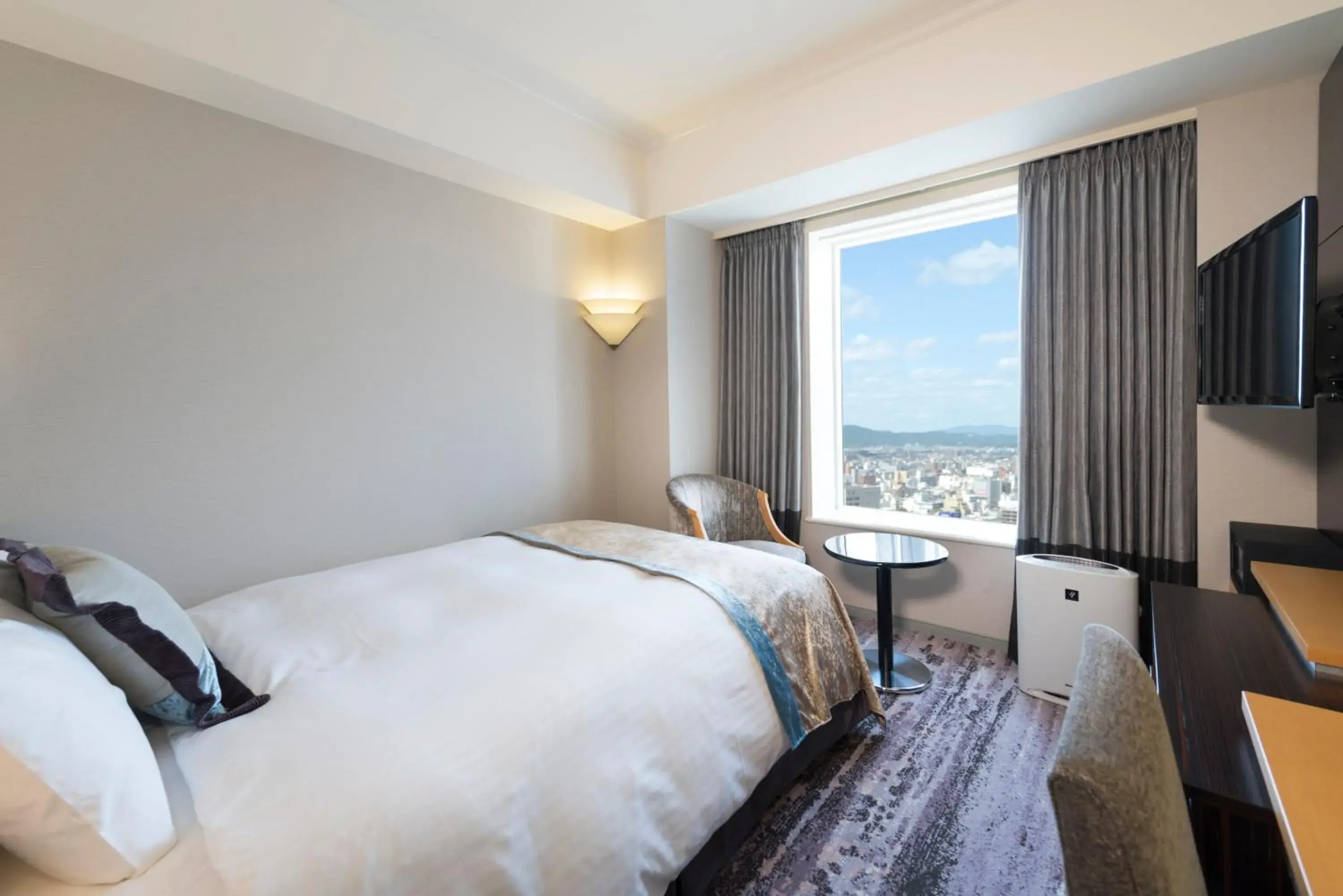 Photo of the whole room, Bed in Hotel Granvia Okayama Photo of the whole room, Bed in Hotel Granvia Okayama