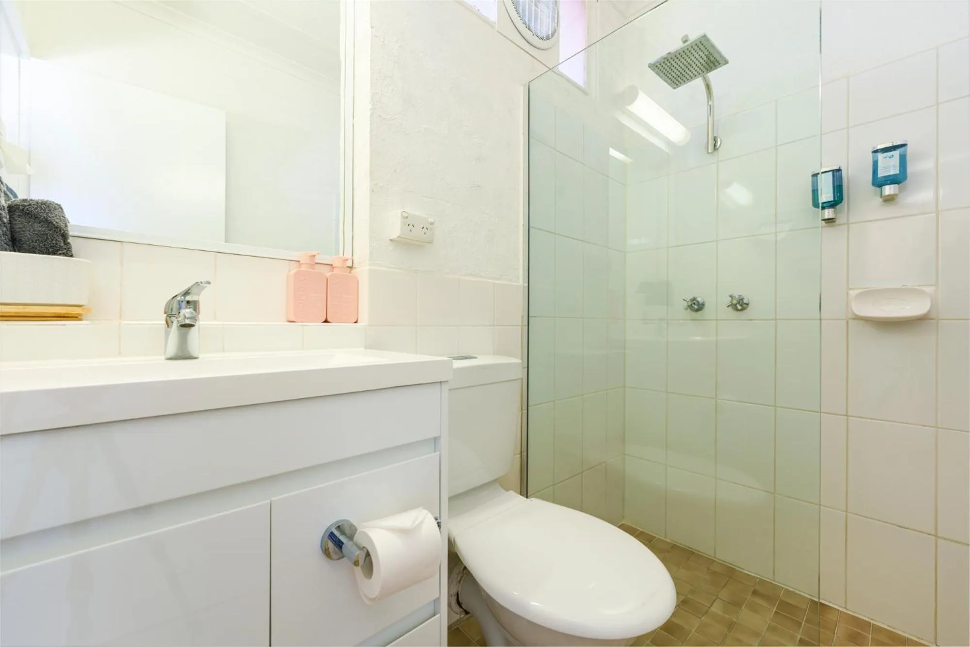 Bathroom in South Seas Motel