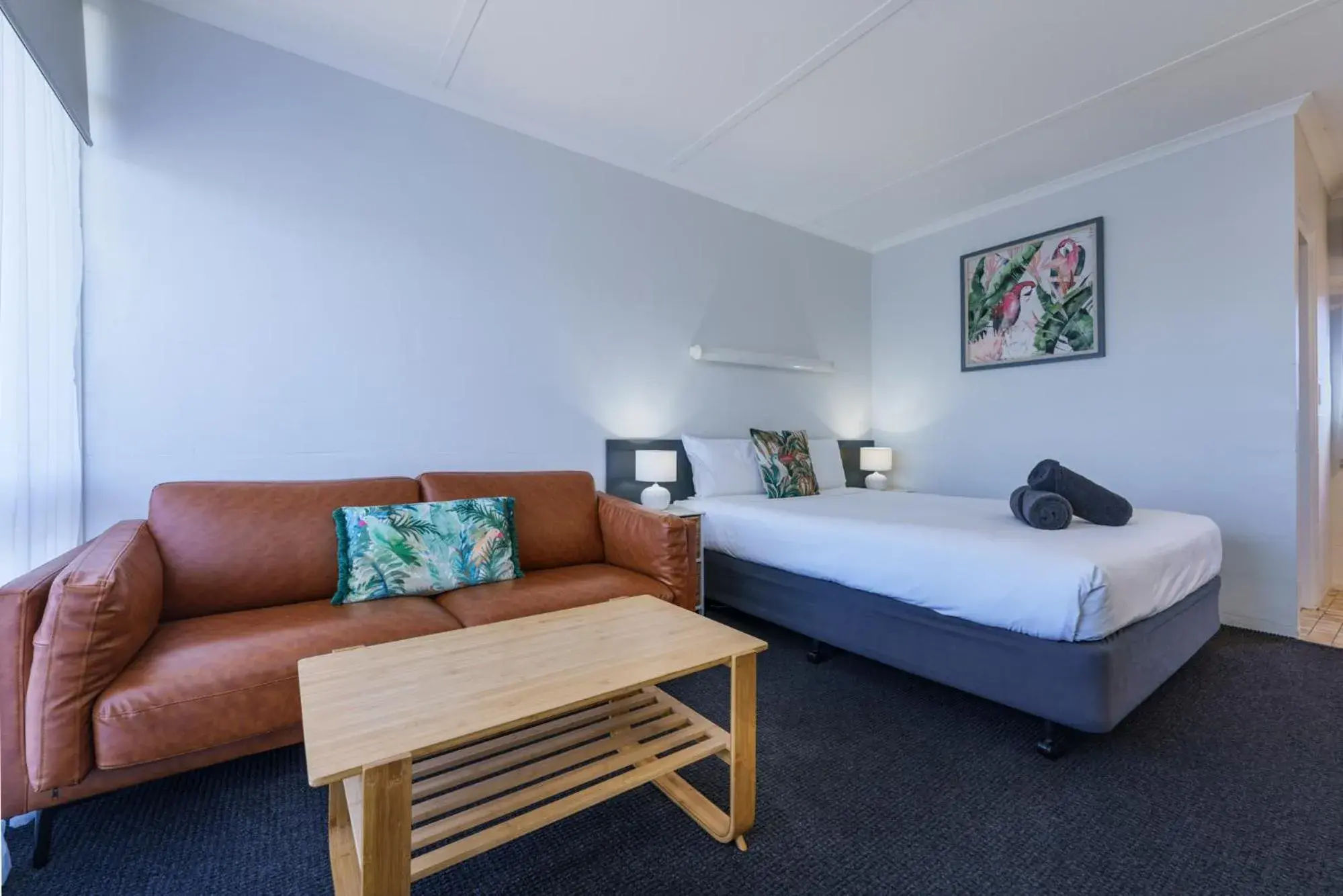 Queen Room with Balcony in South Seas Motel Queen Room with Balcony in South Seas Motel