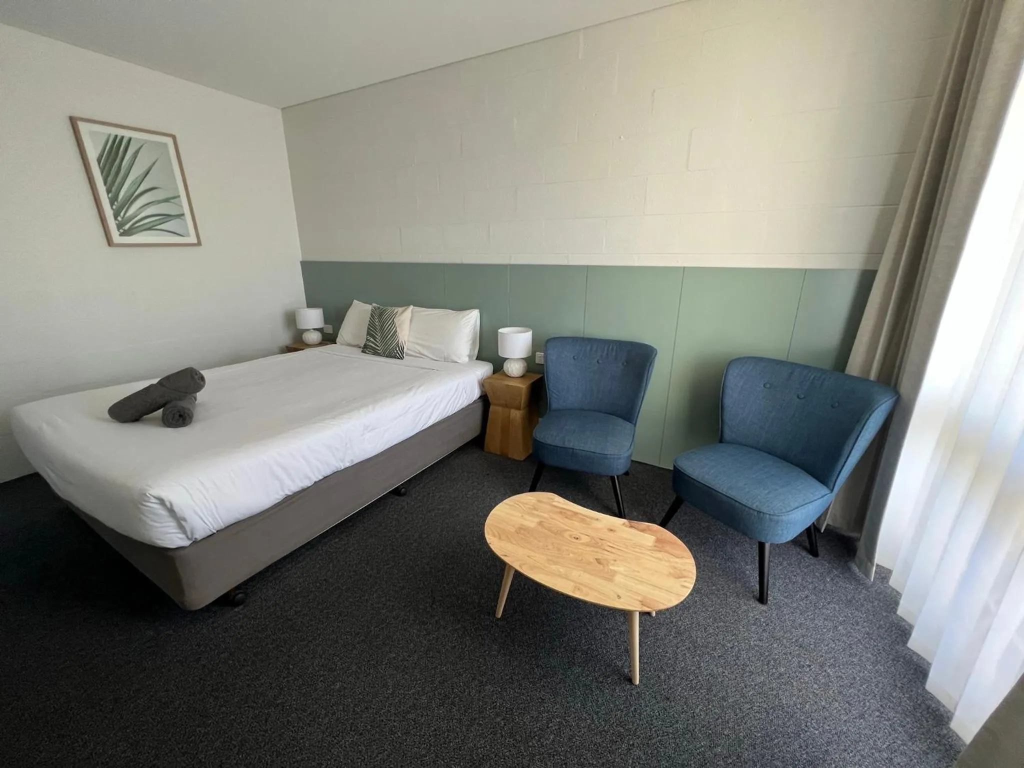 Bed in South Seas Motel