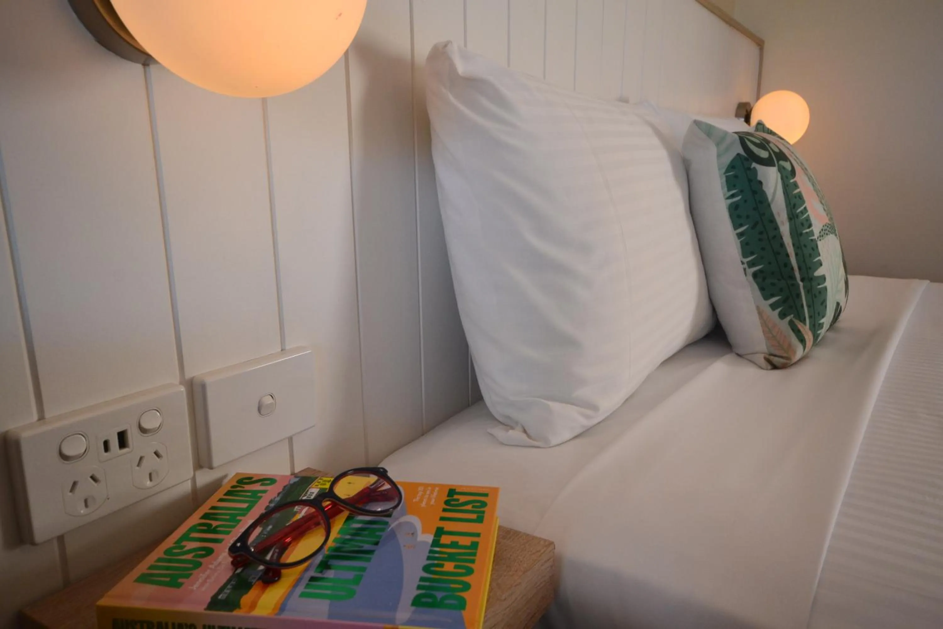 Bed in South Seas Motel