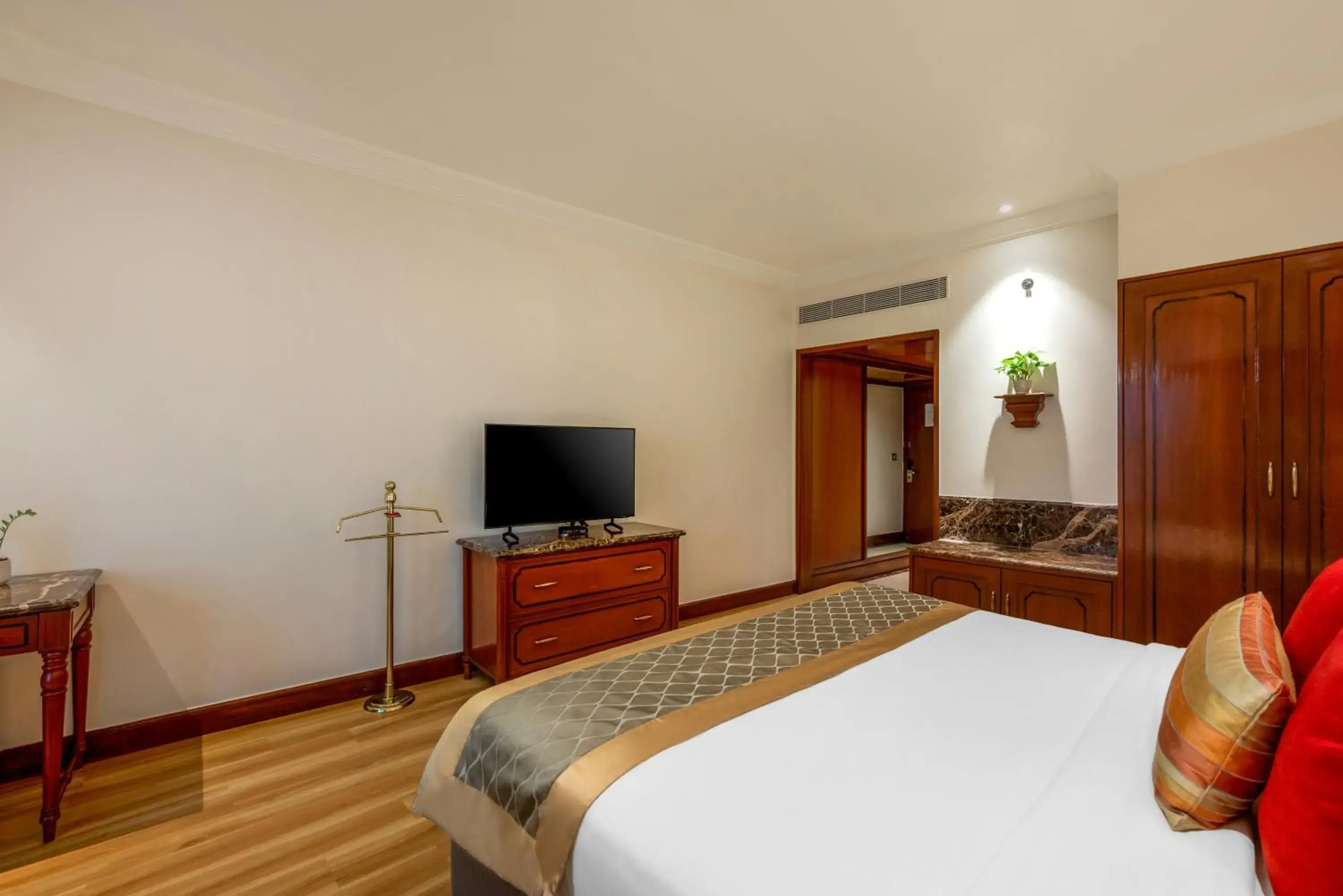 Club Room King Bed with Complimentary Airport Drop, Happy Hours - single occupancy in The Orchid Hotel Mumbai Vile Parle Club Room King Bed with Complimentary Airport Drop, Happy Hours - single occupancy in The Orchid Hotel Mumbai Vile Parle