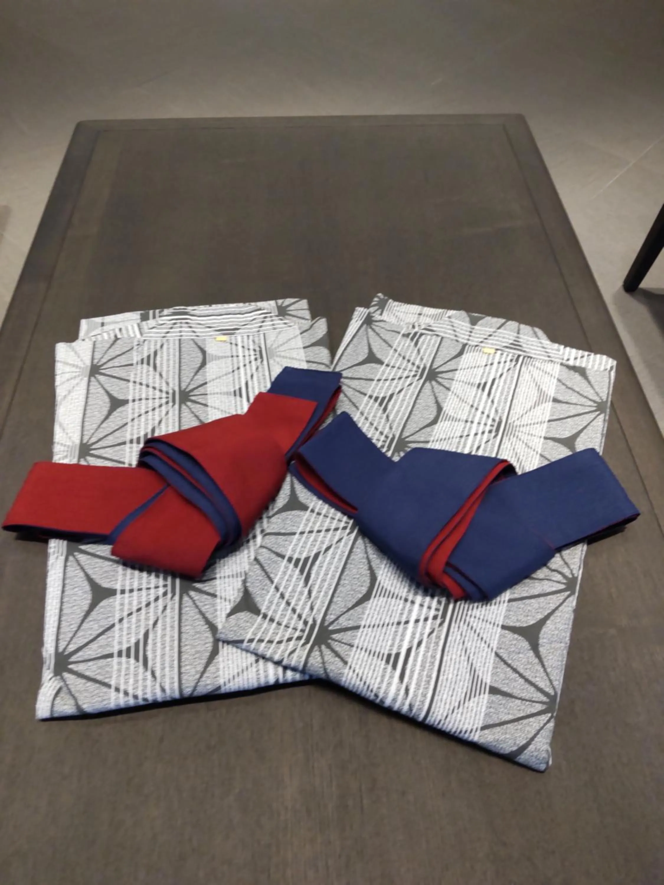 towels, Bed in Hotel Honnoji