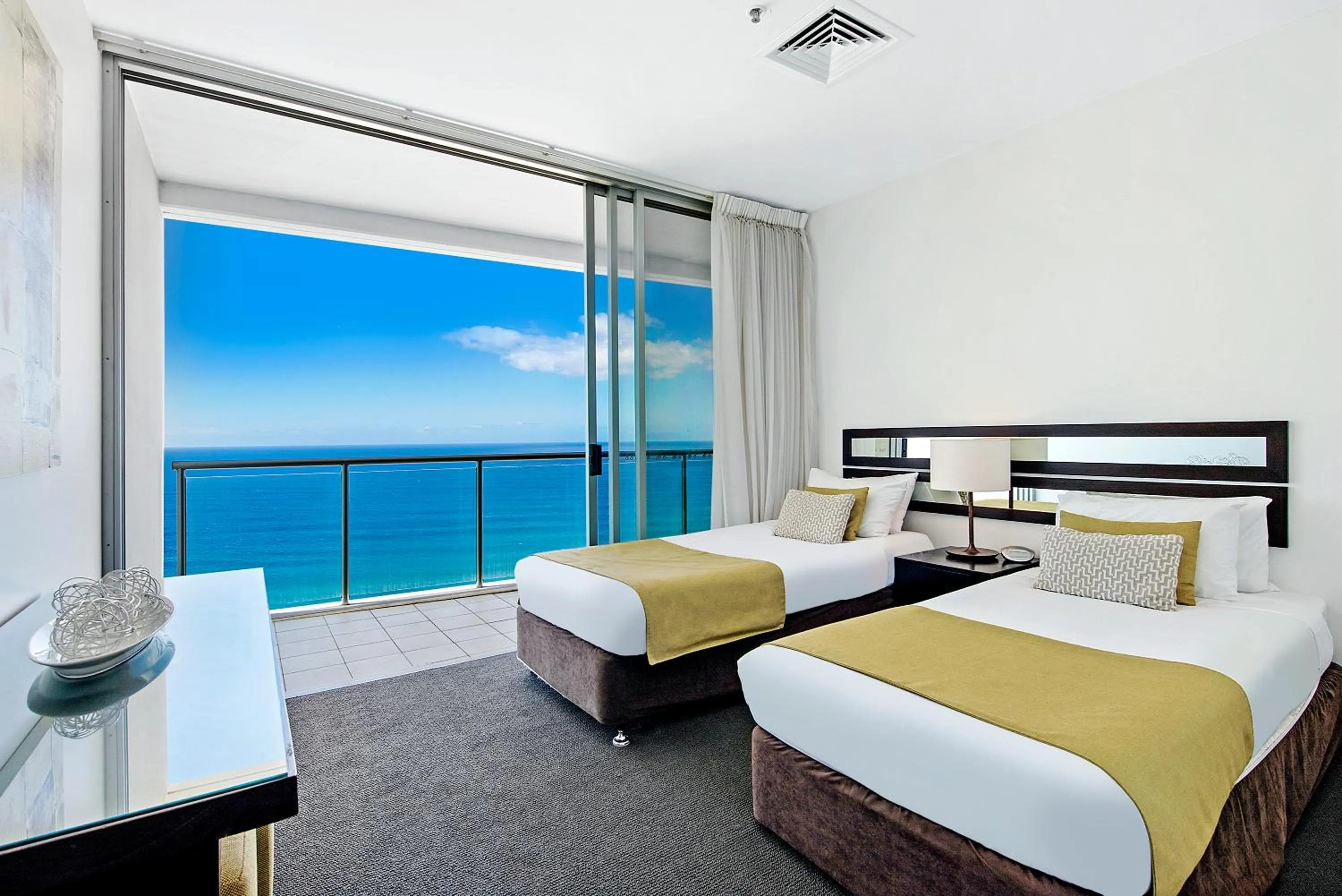 Bedroom, Bed in ULTIQA Air On Broadbeach