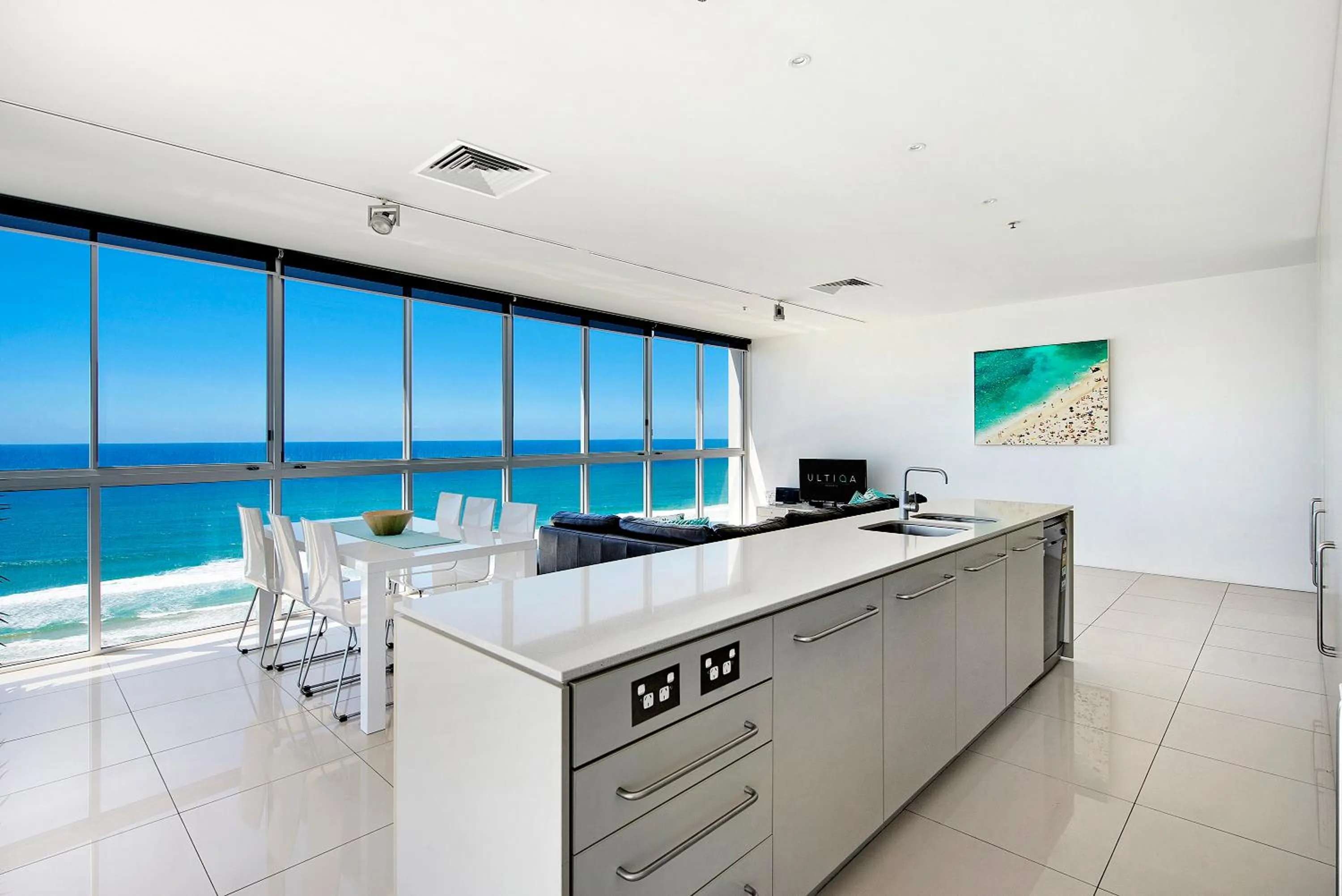 Kitchen or kitchenette in ULTIQA Air On Broadbeach