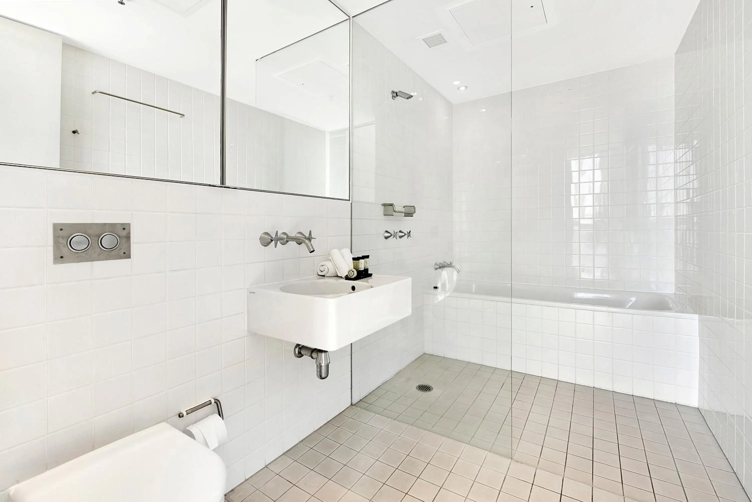 Bathroom in ULTIQA Air On Broadbeach