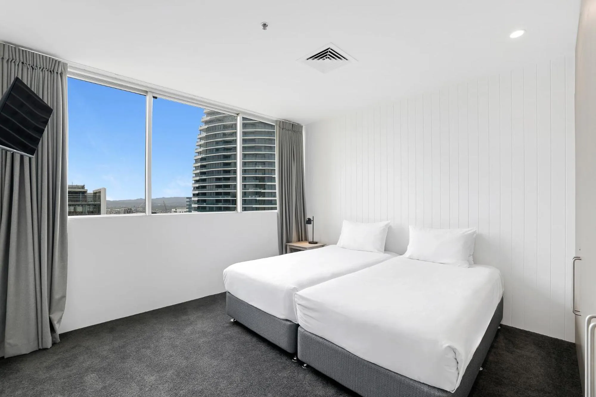 Bedroom, Bed in ULTIQA Air On Broadbeach