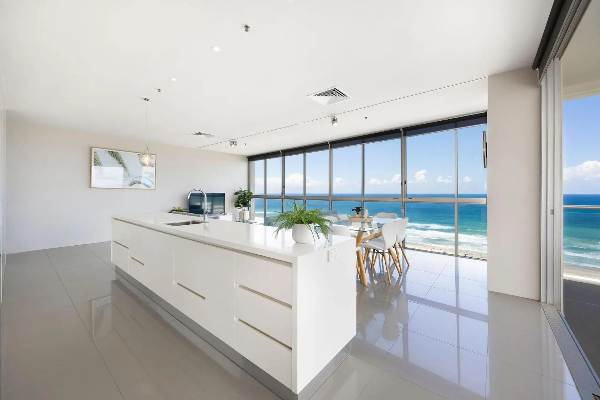 Kitchen or kitchenette in ULTIQA Air On Broadbeach