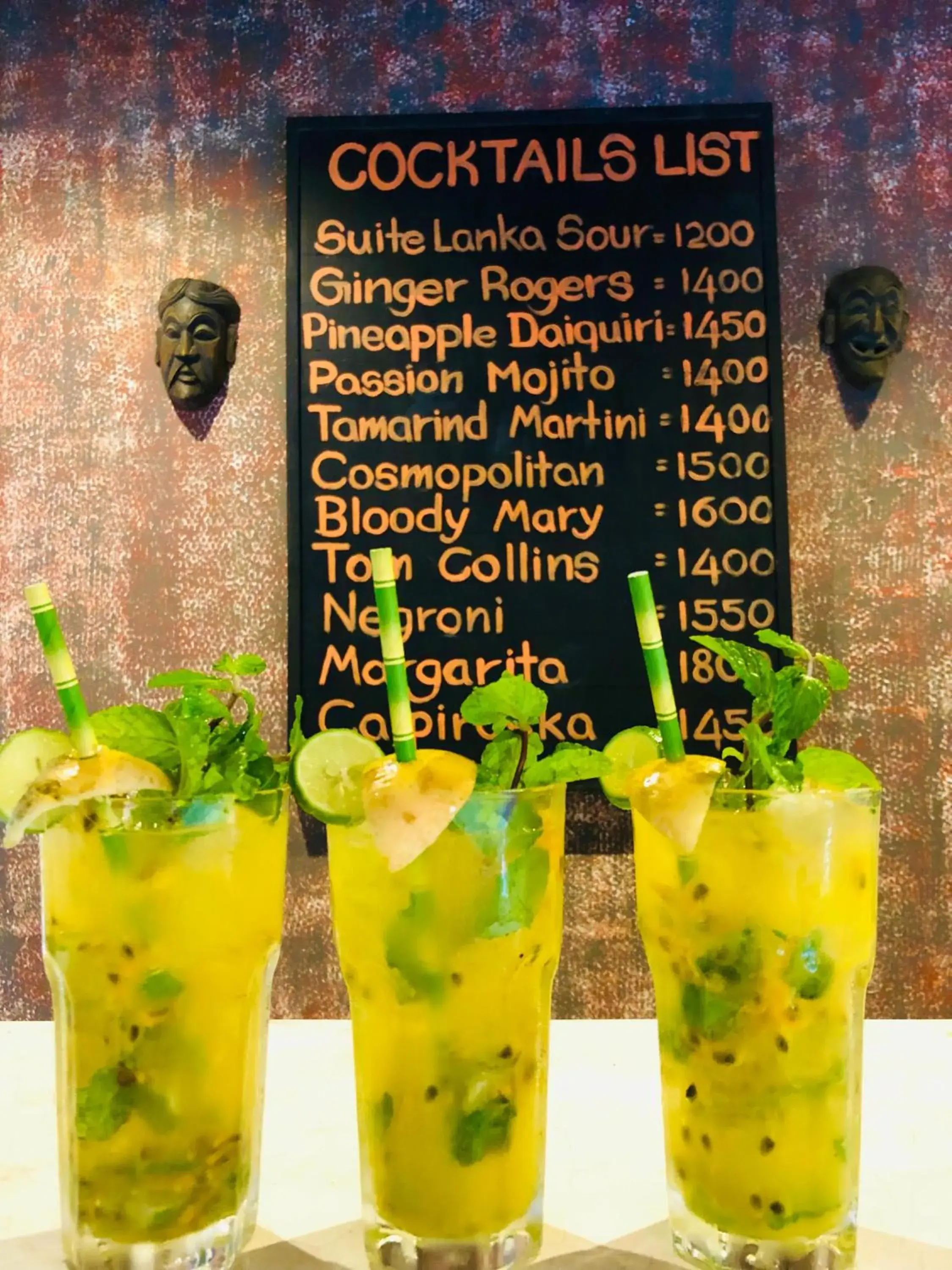 Lounge or bar in Suite Lanka Lounge or bar in Suite Lanka