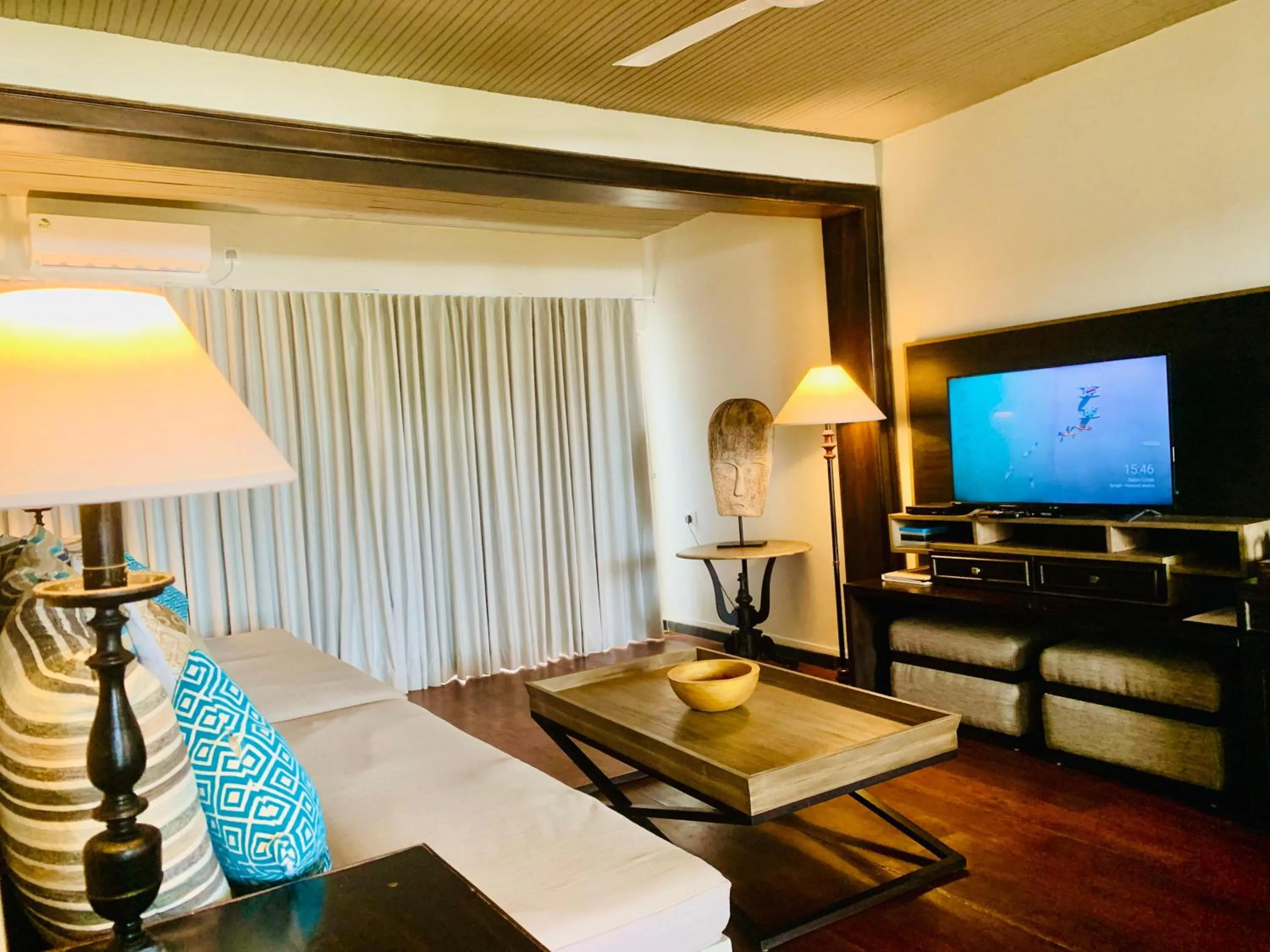 Living room in Suite Lanka
