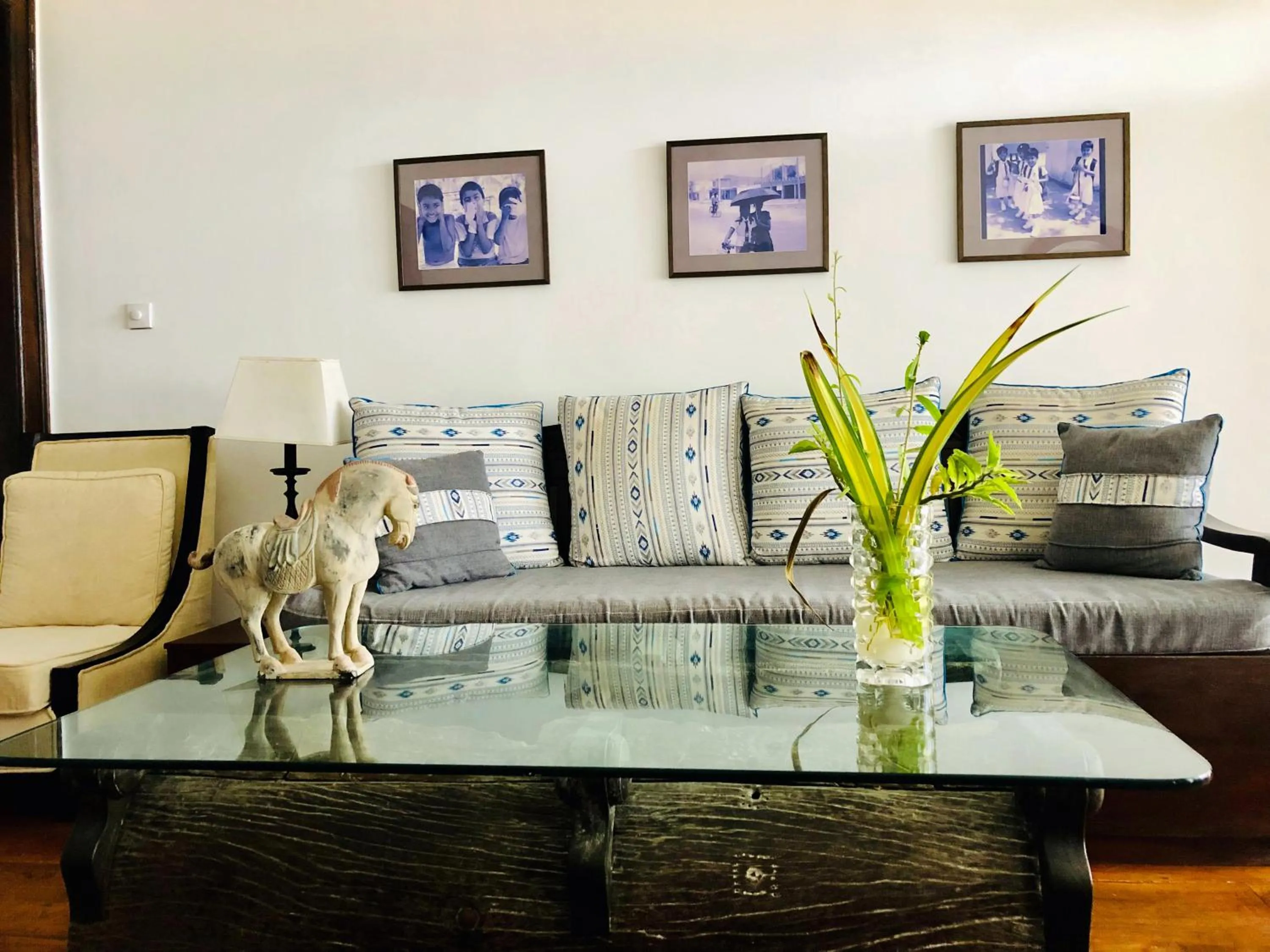 Seating area in Suite Lanka