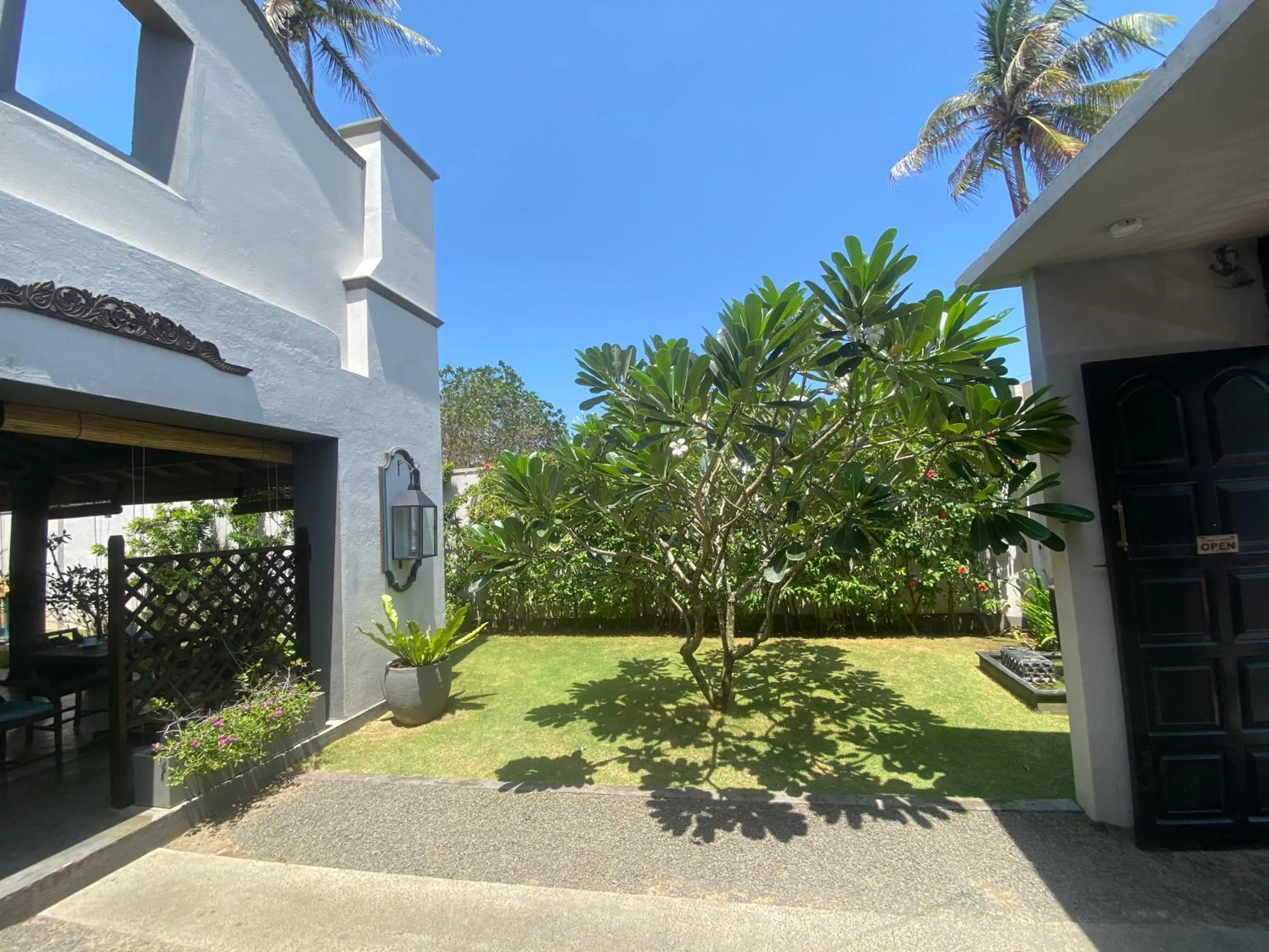 Facade/entrance in Suite Lanka