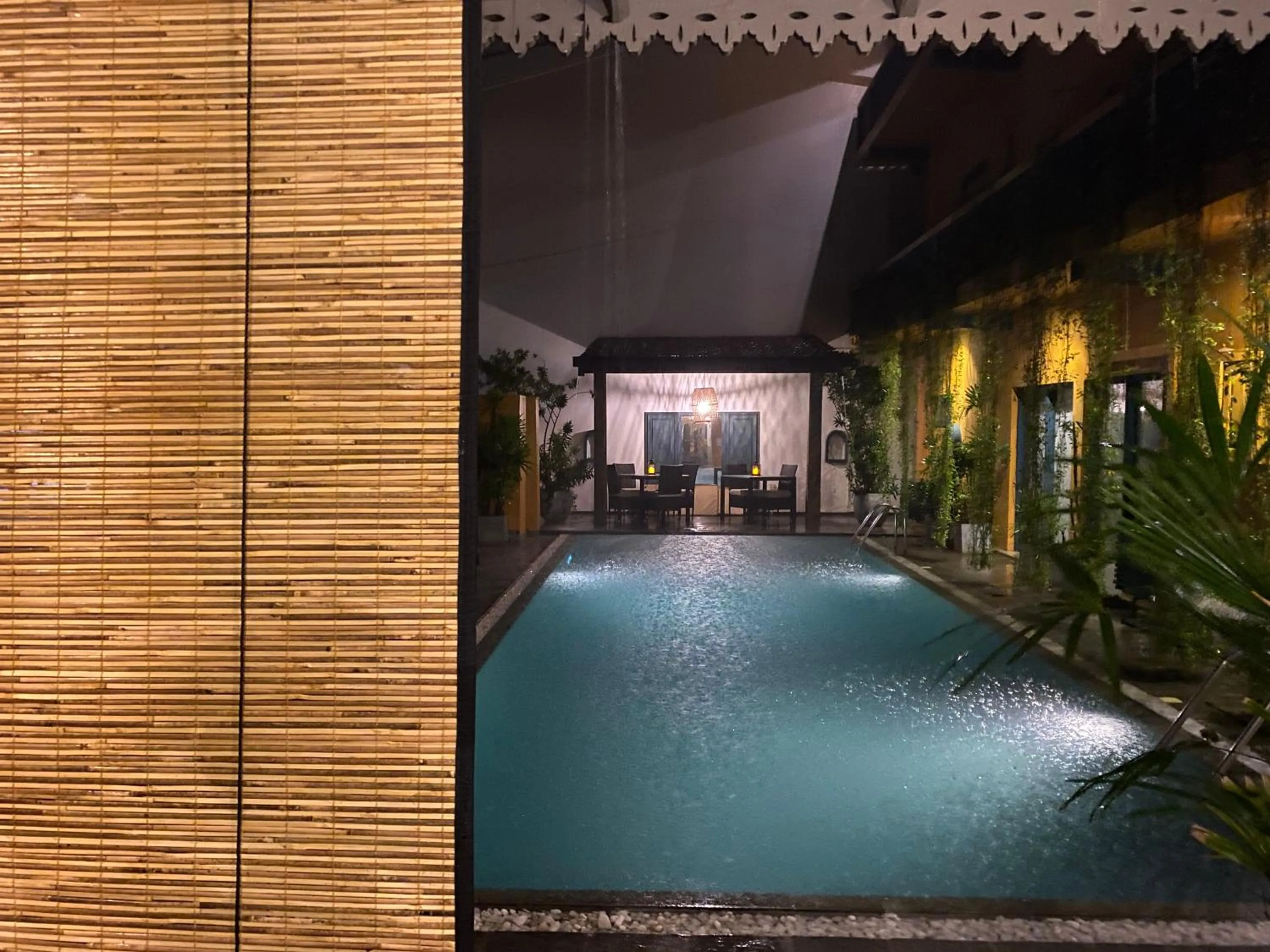 Night in Suite Lanka