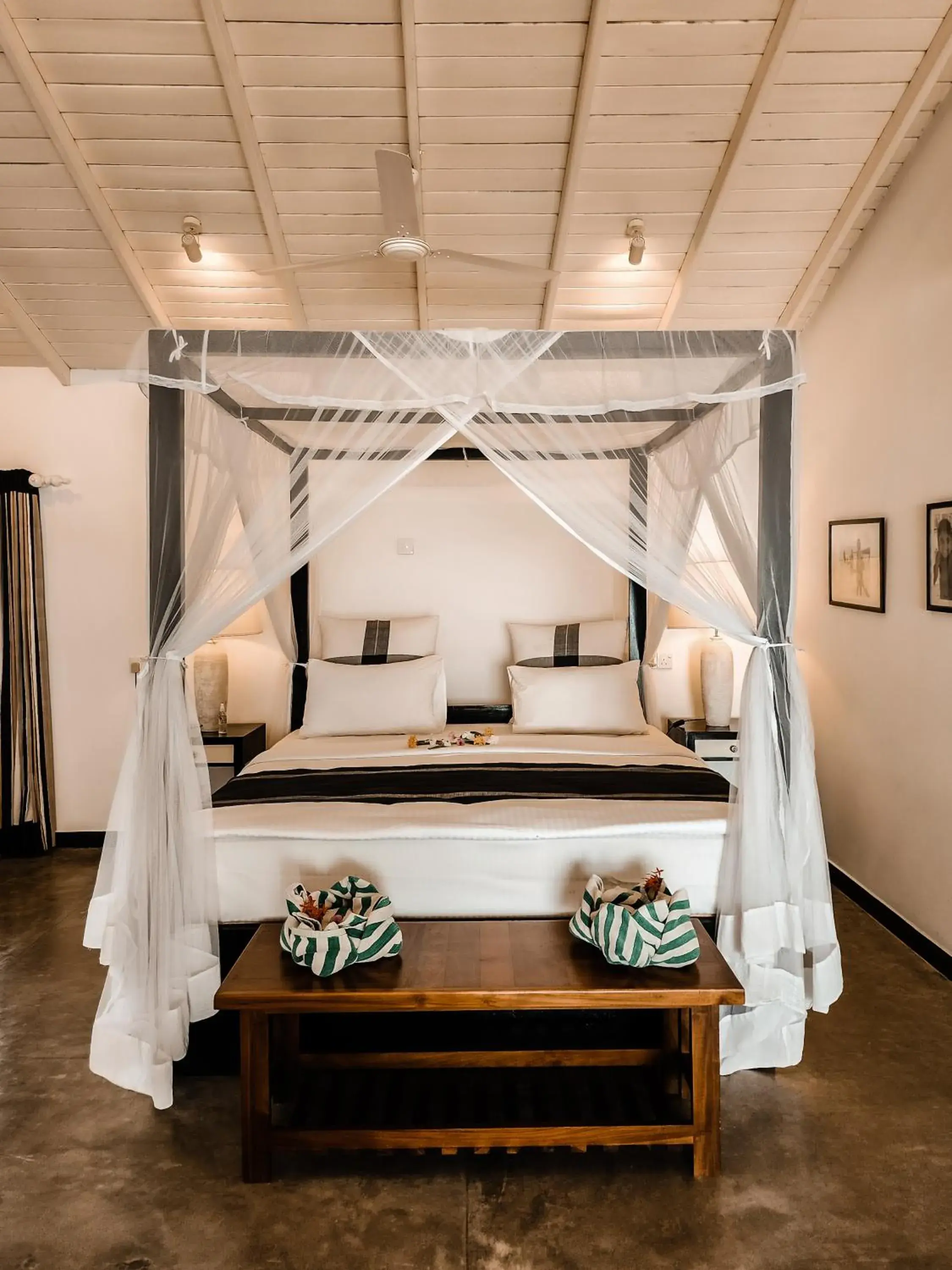 Bed in Suite Lanka Bed in Suite Lanka