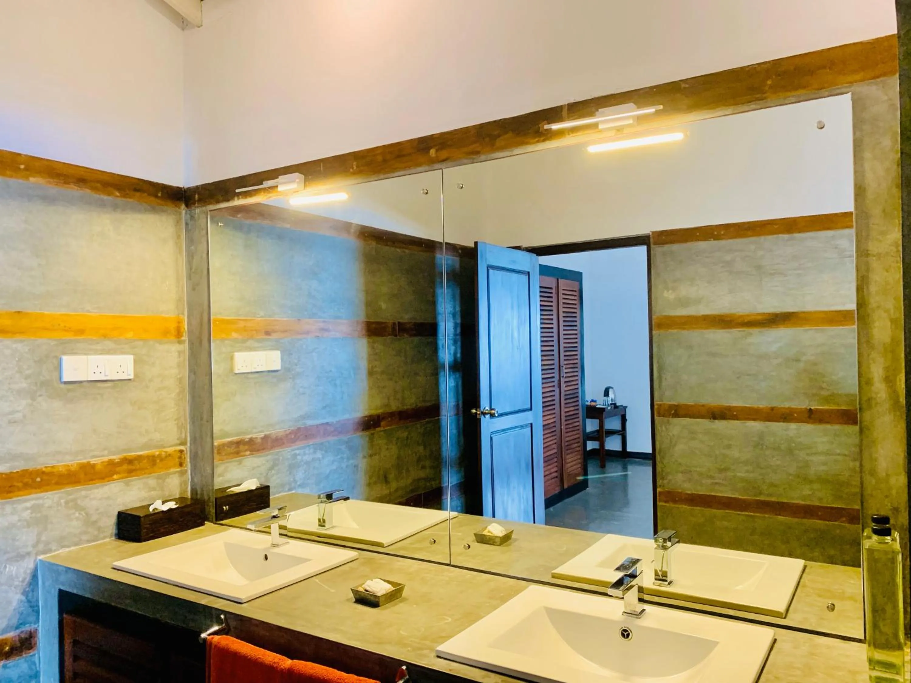 Bathroom in Suite Lanka