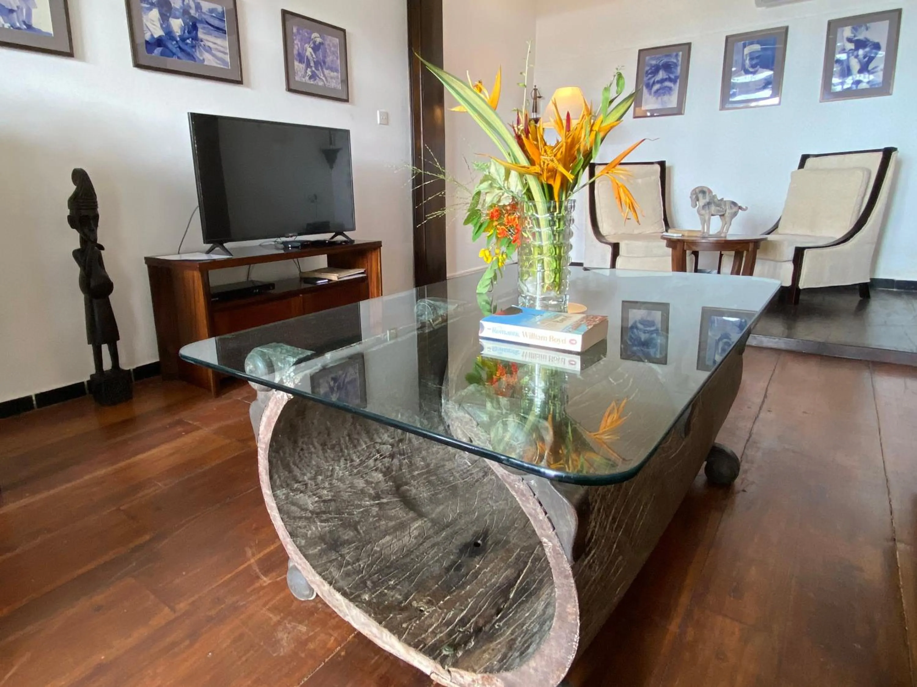 Living room in Suite Lanka