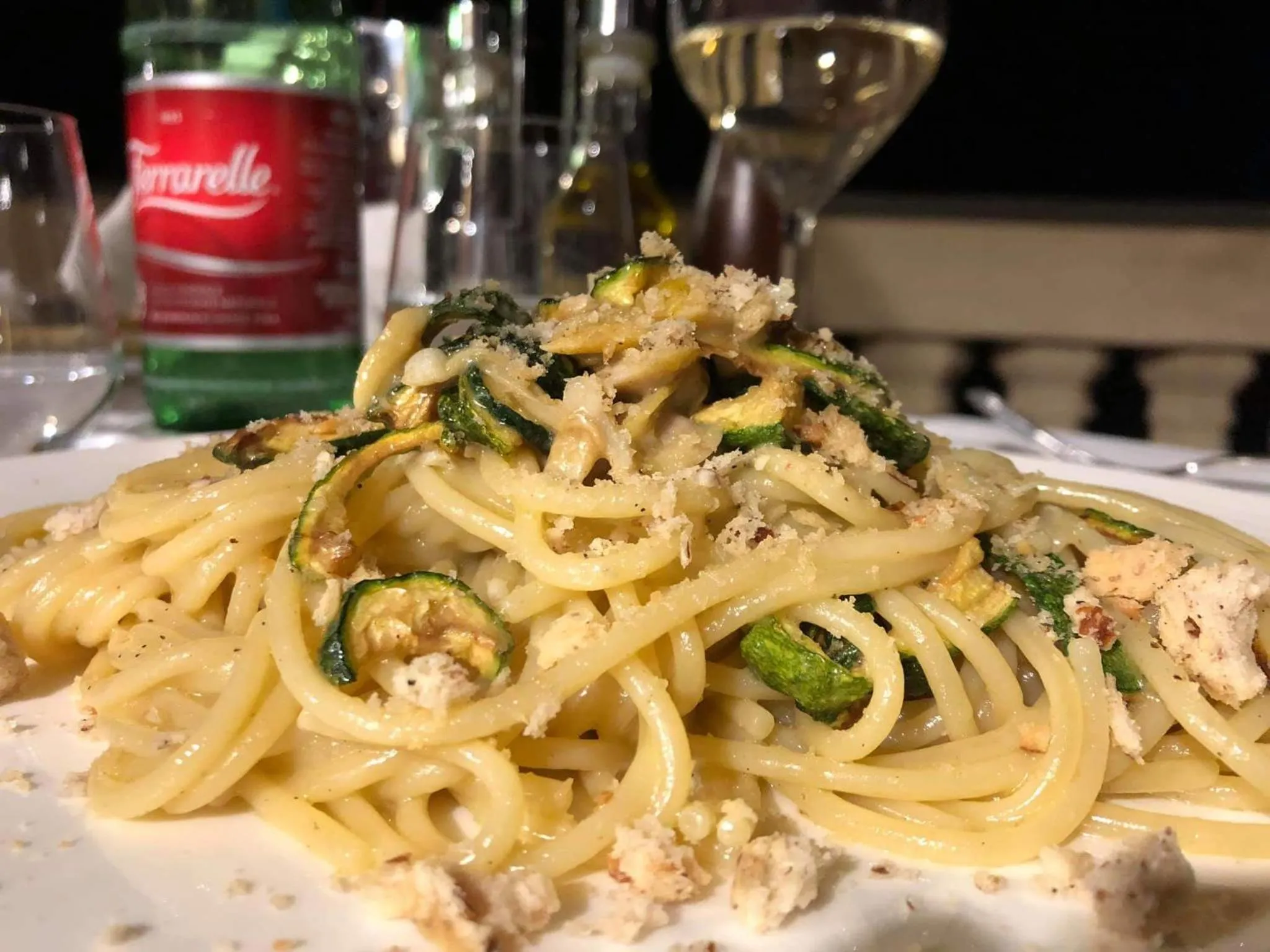 Food and drinks in Villa Crawford