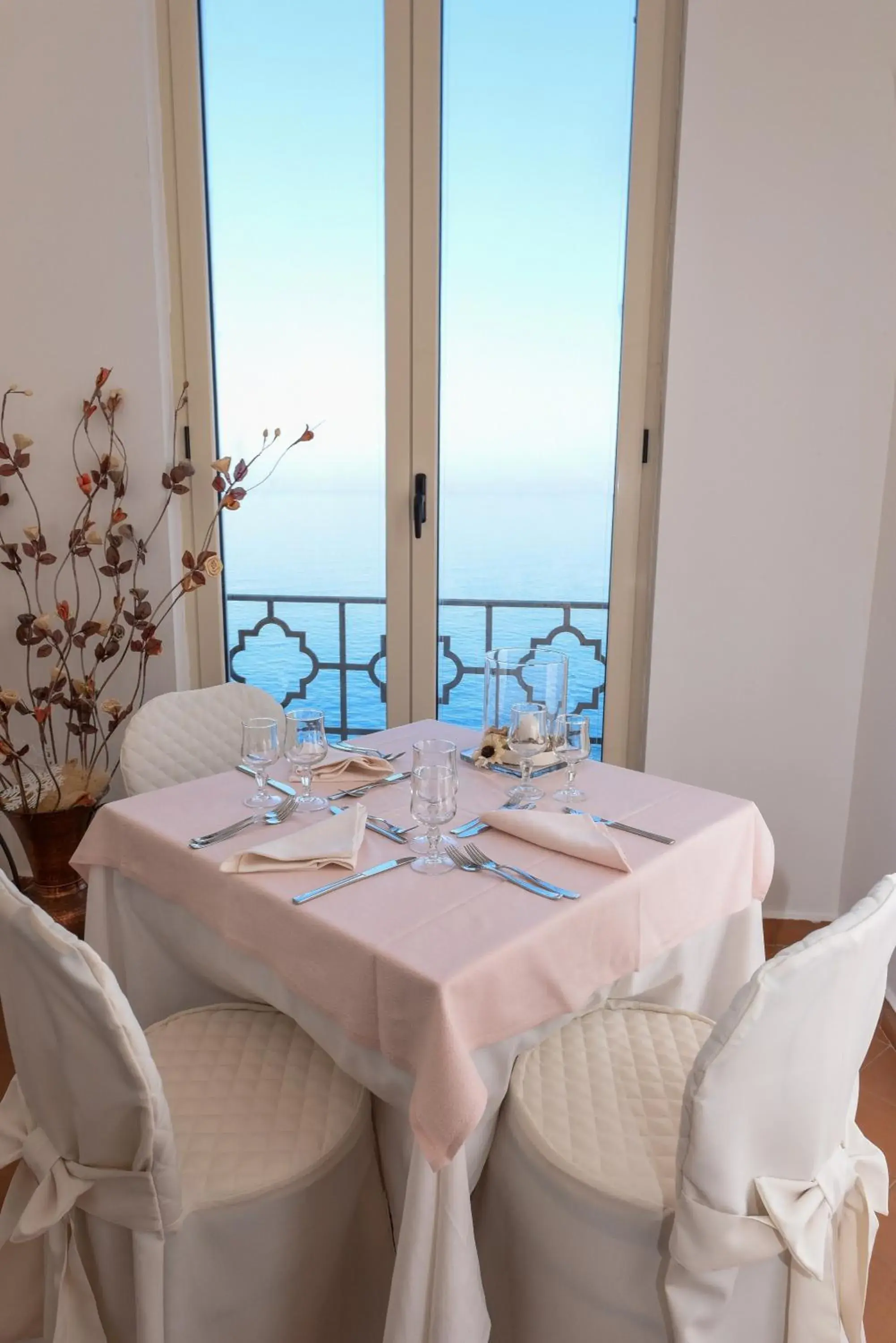 Restaurant/places to eat in Villa Crawford Restaurant/places to eat in Villa Crawford