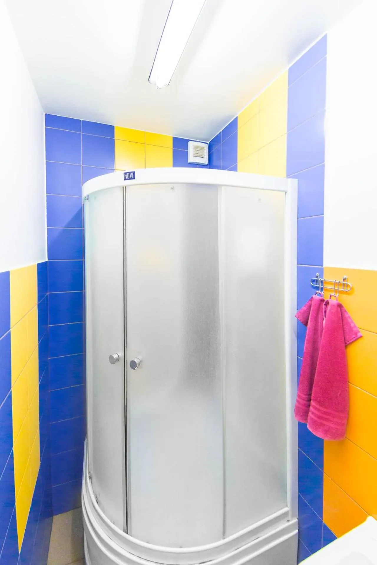 Shower in Hostel Brize