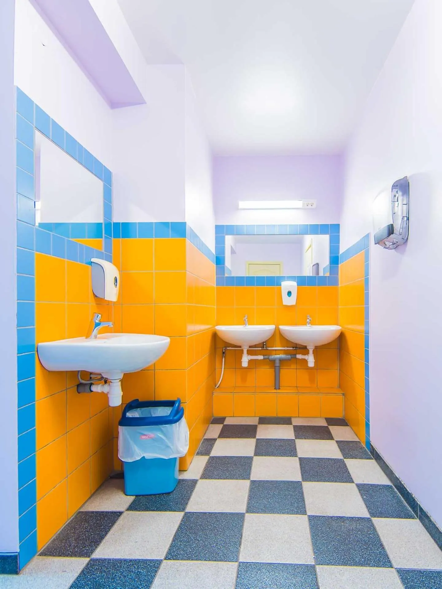 Toilet in Hostel Brize