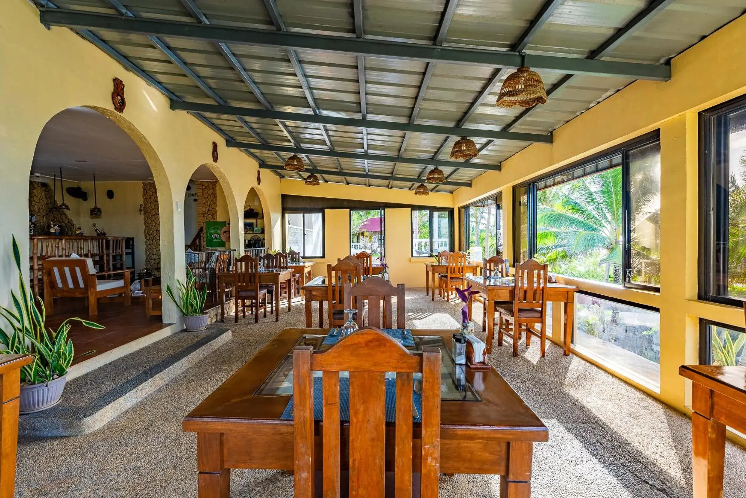 Restaurant/places to eat in Blue Star Dive and Resort Restaurant/places to eat in Blue Star Dive and Resort