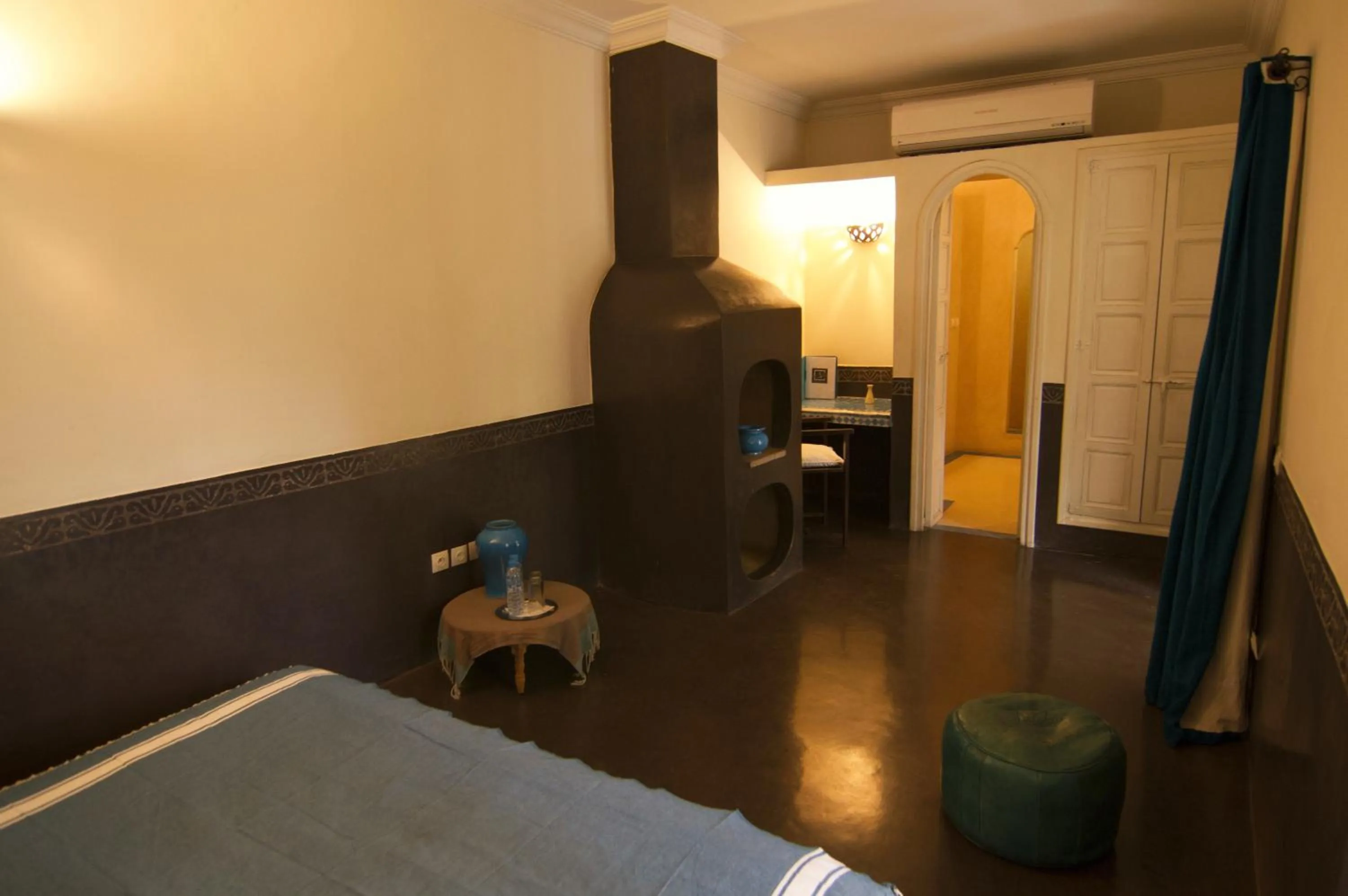 Bedroom, Bed in Dar Crystal