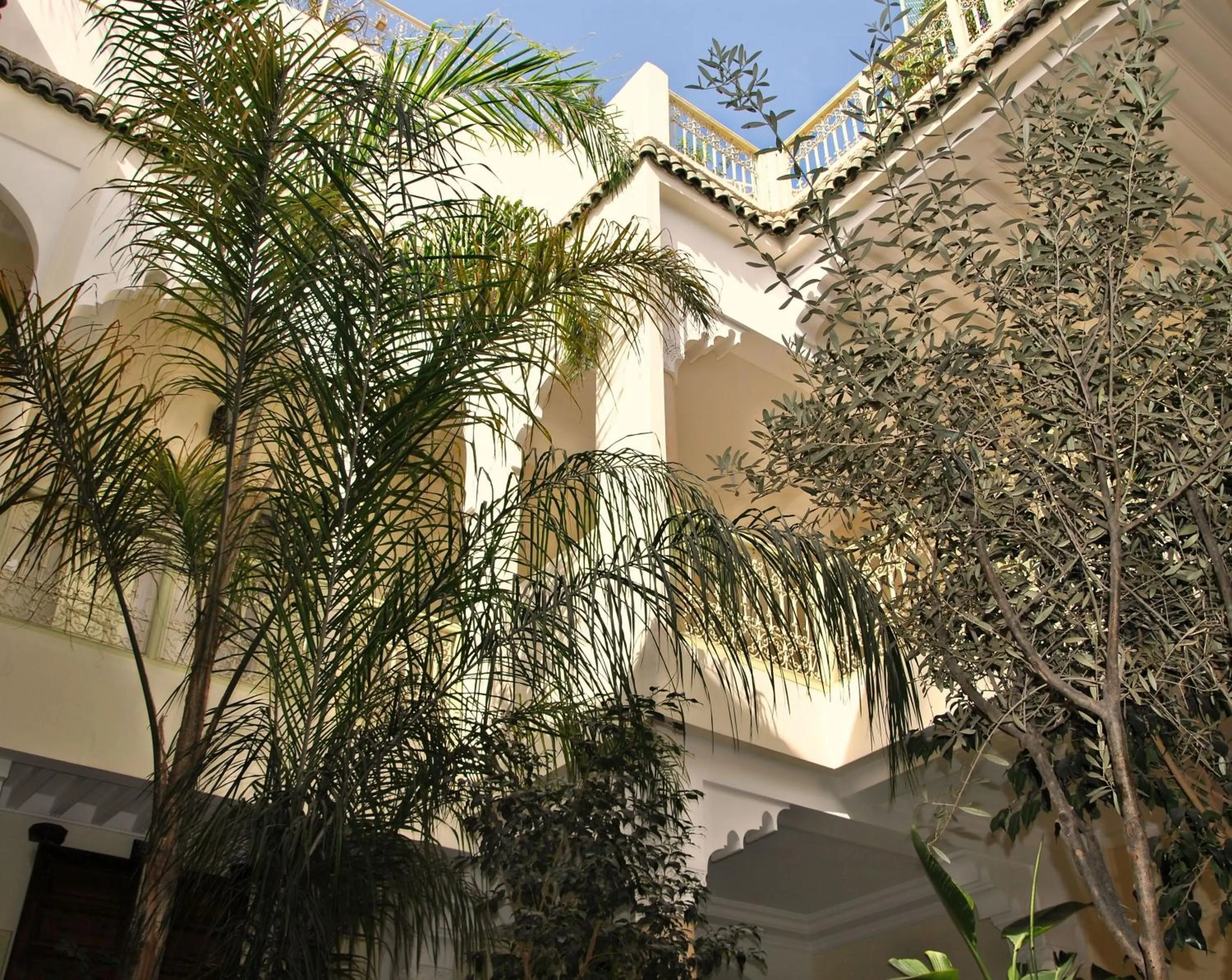 Photo of the whole room in Dar Crystal