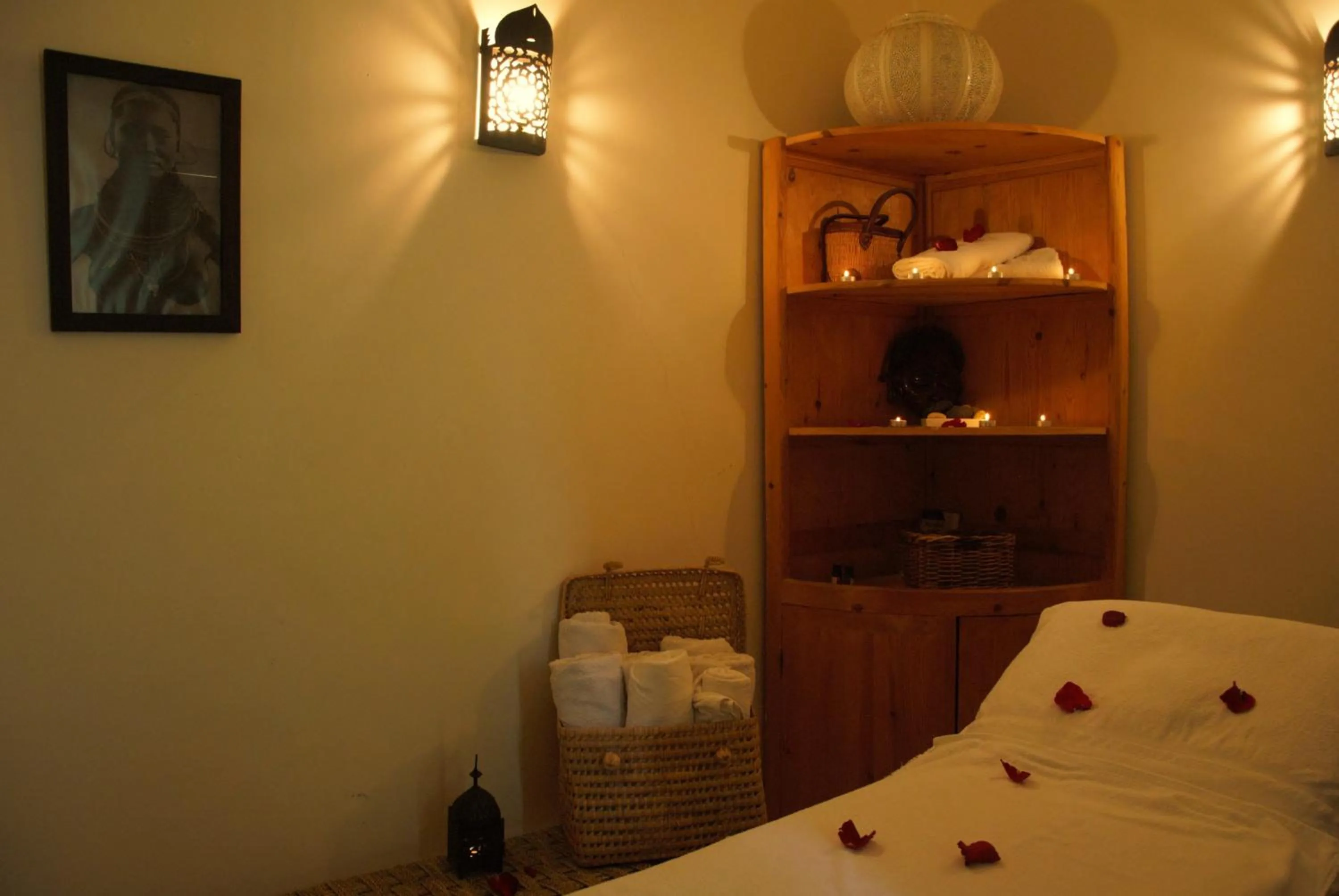 Internal: Not applicable to any particular room, Bed in Dar Crystal