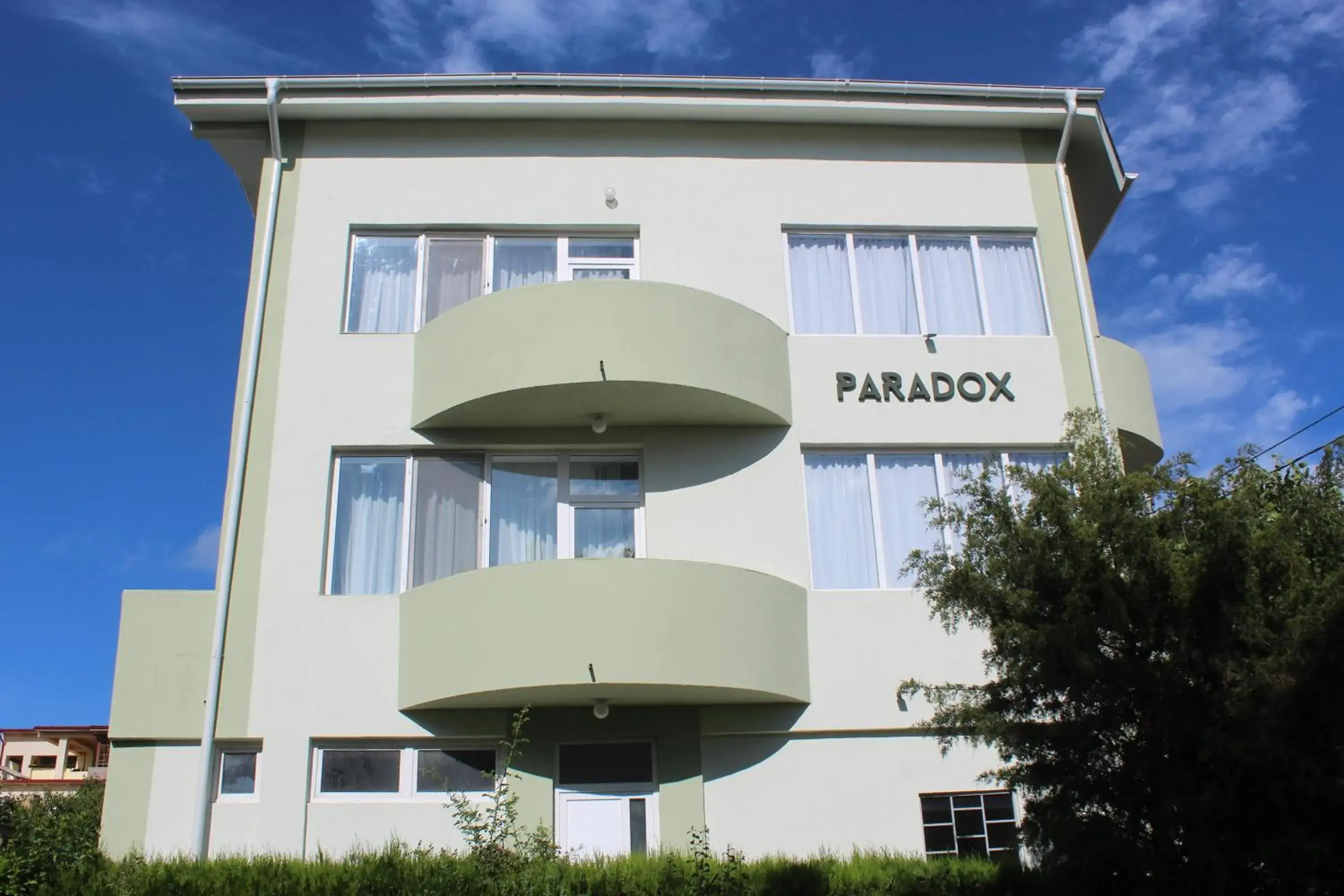 Paradox Movila Paradox Movila