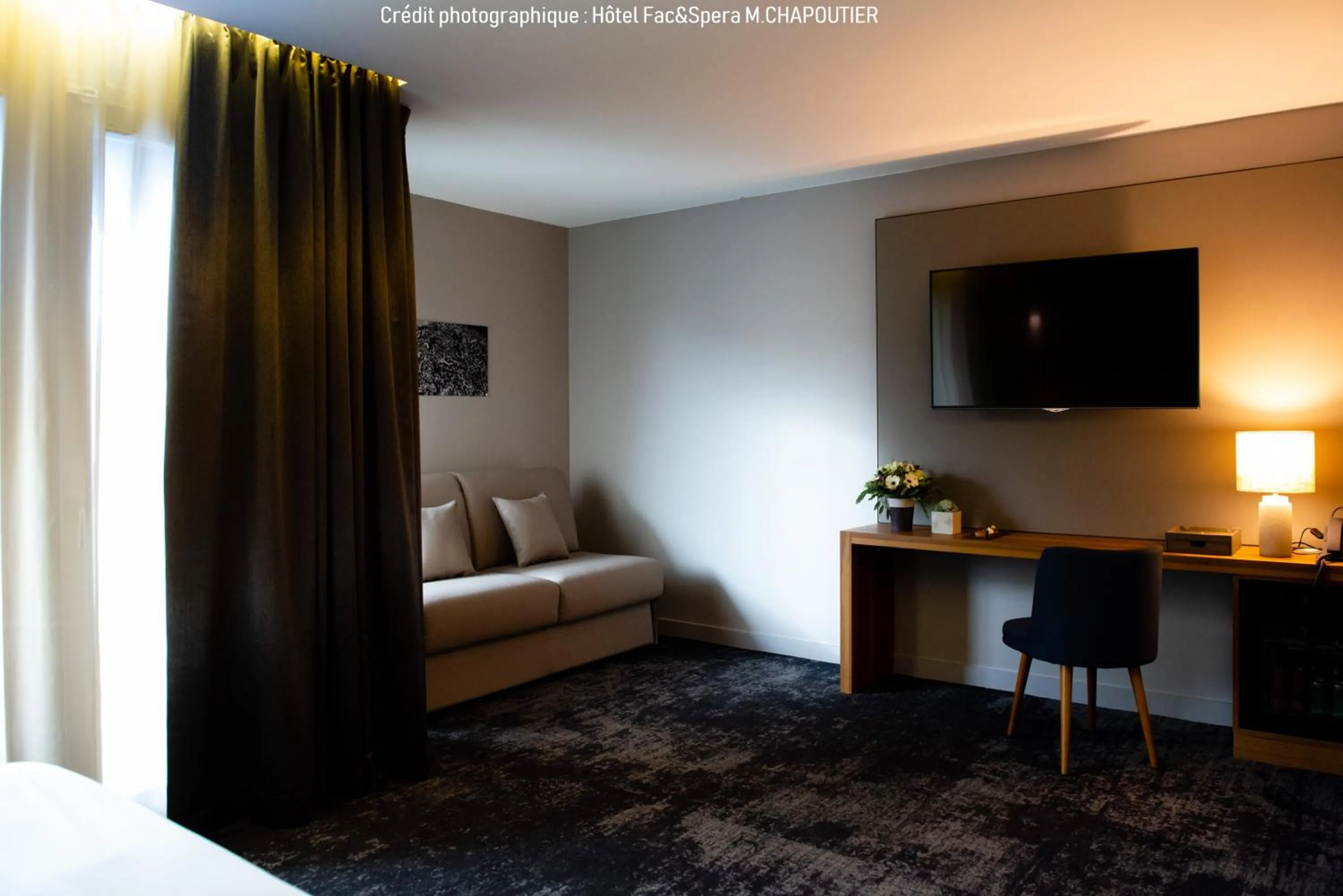 Seating area, Bed in Fac & Spera -Hôtel & Spa