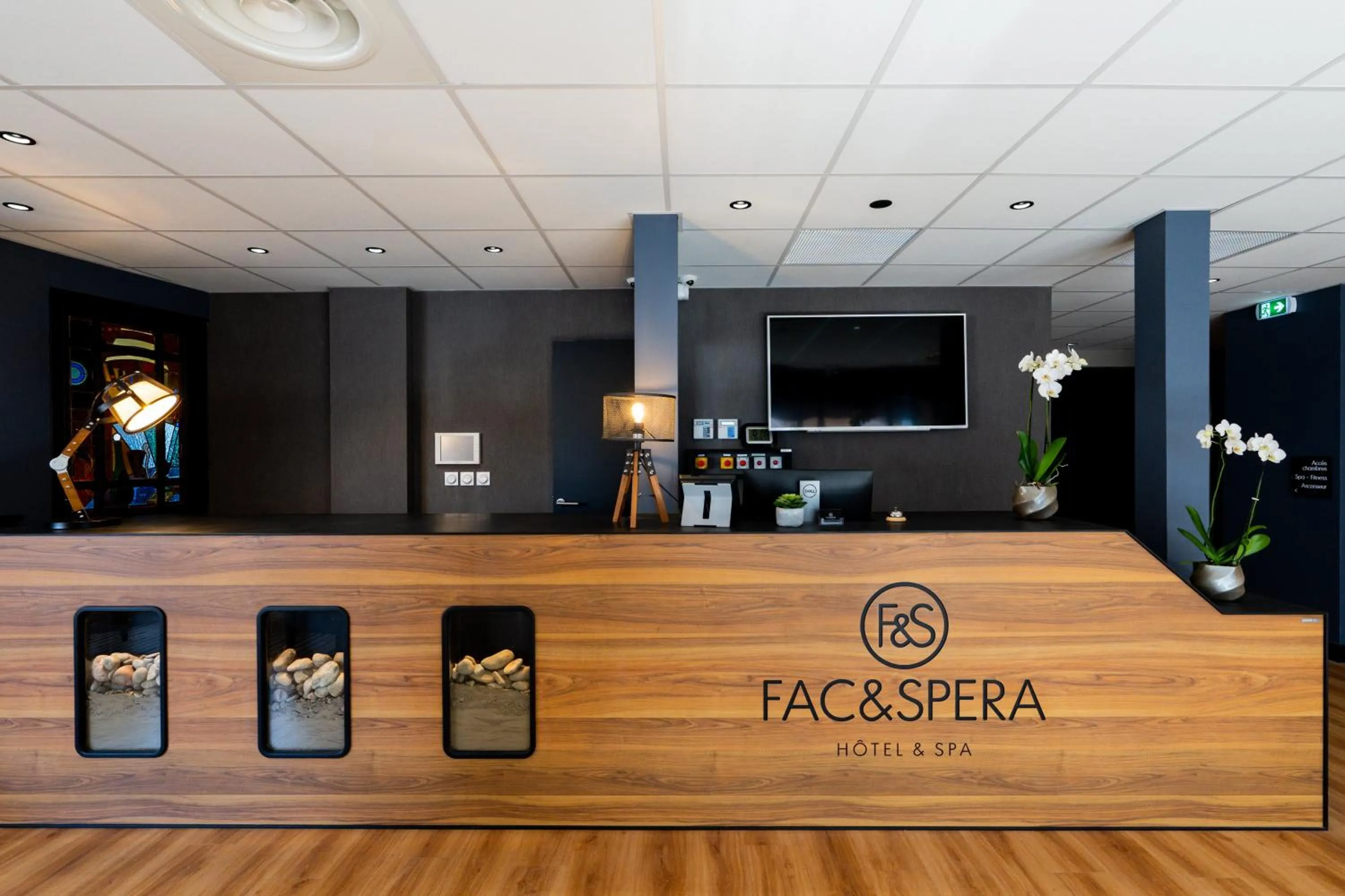 Lobby or reception in Fac & Spera -Hôtel & Spa