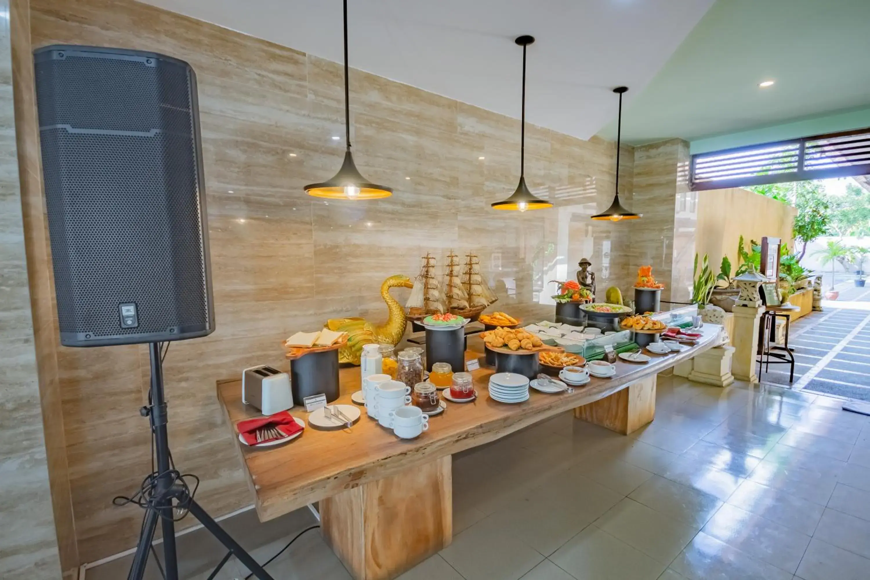 Restaurant/places to eat in Grand Santhi Hotel Restaurant/places to eat in Grand Santhi Hotel