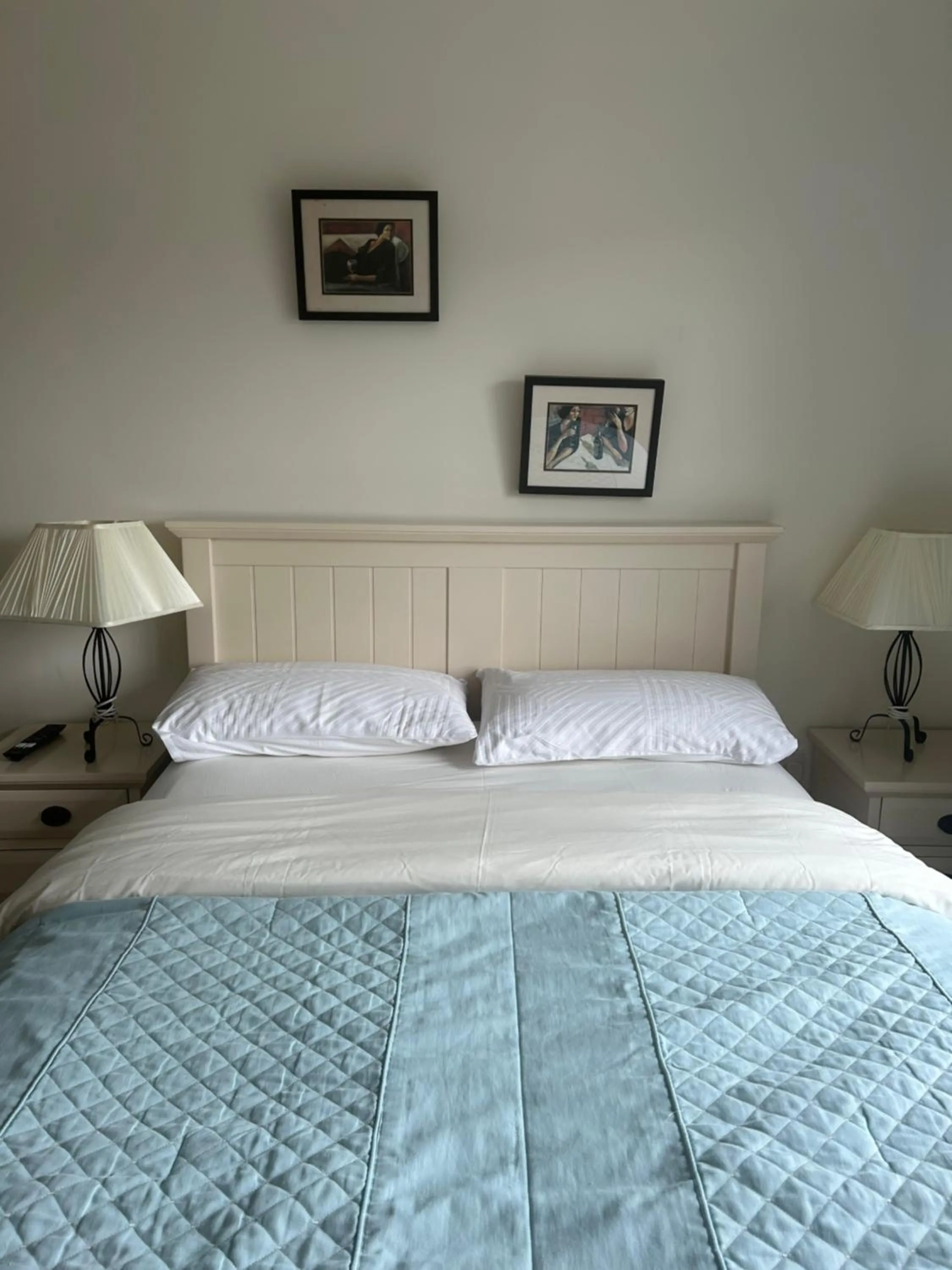 Bed in The White House B & B