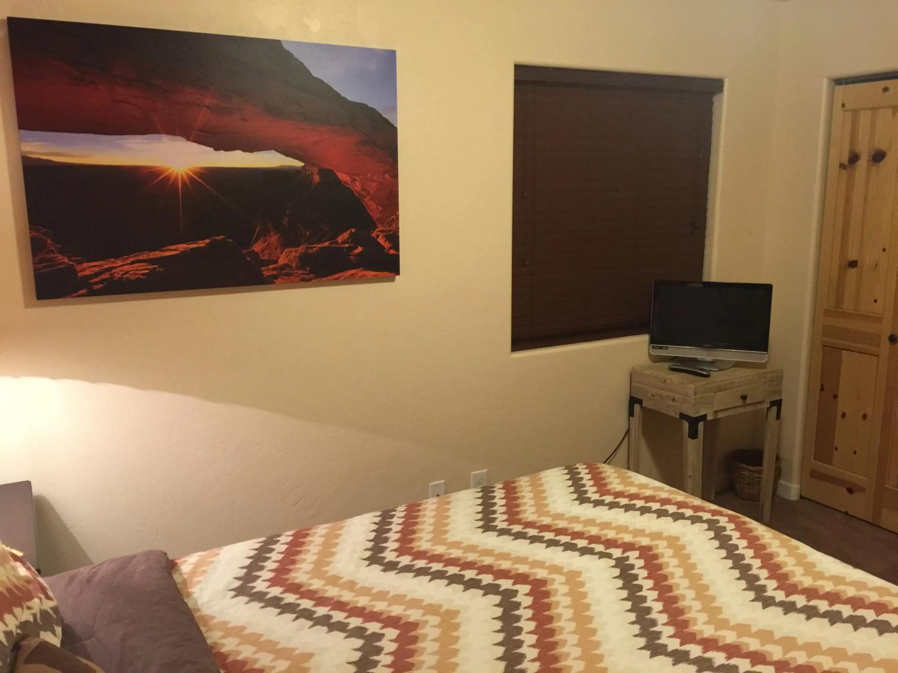 Bedroom, Bed in Oleander Place