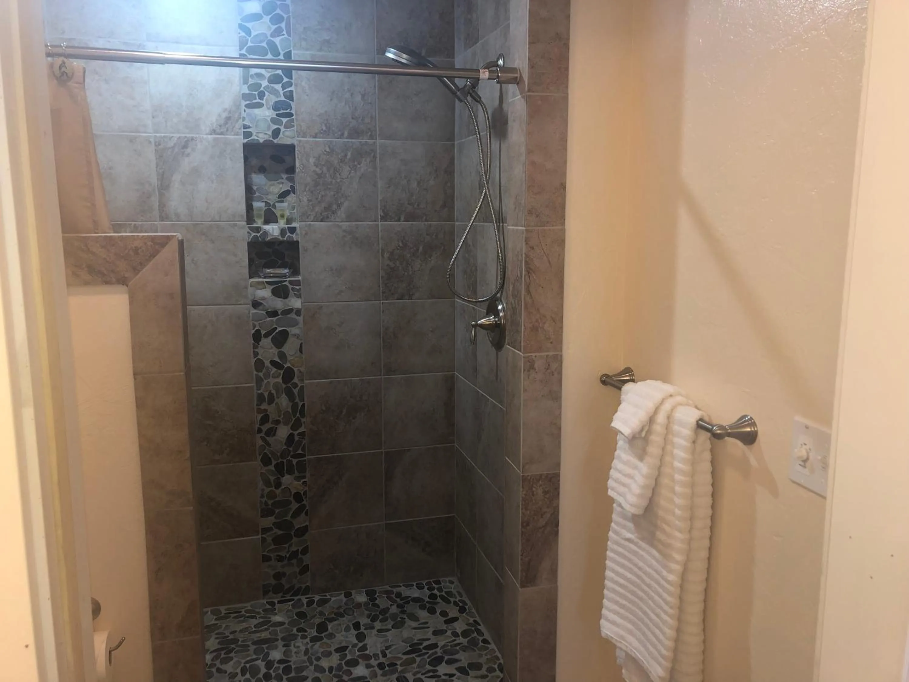 Shower in Oleander Place