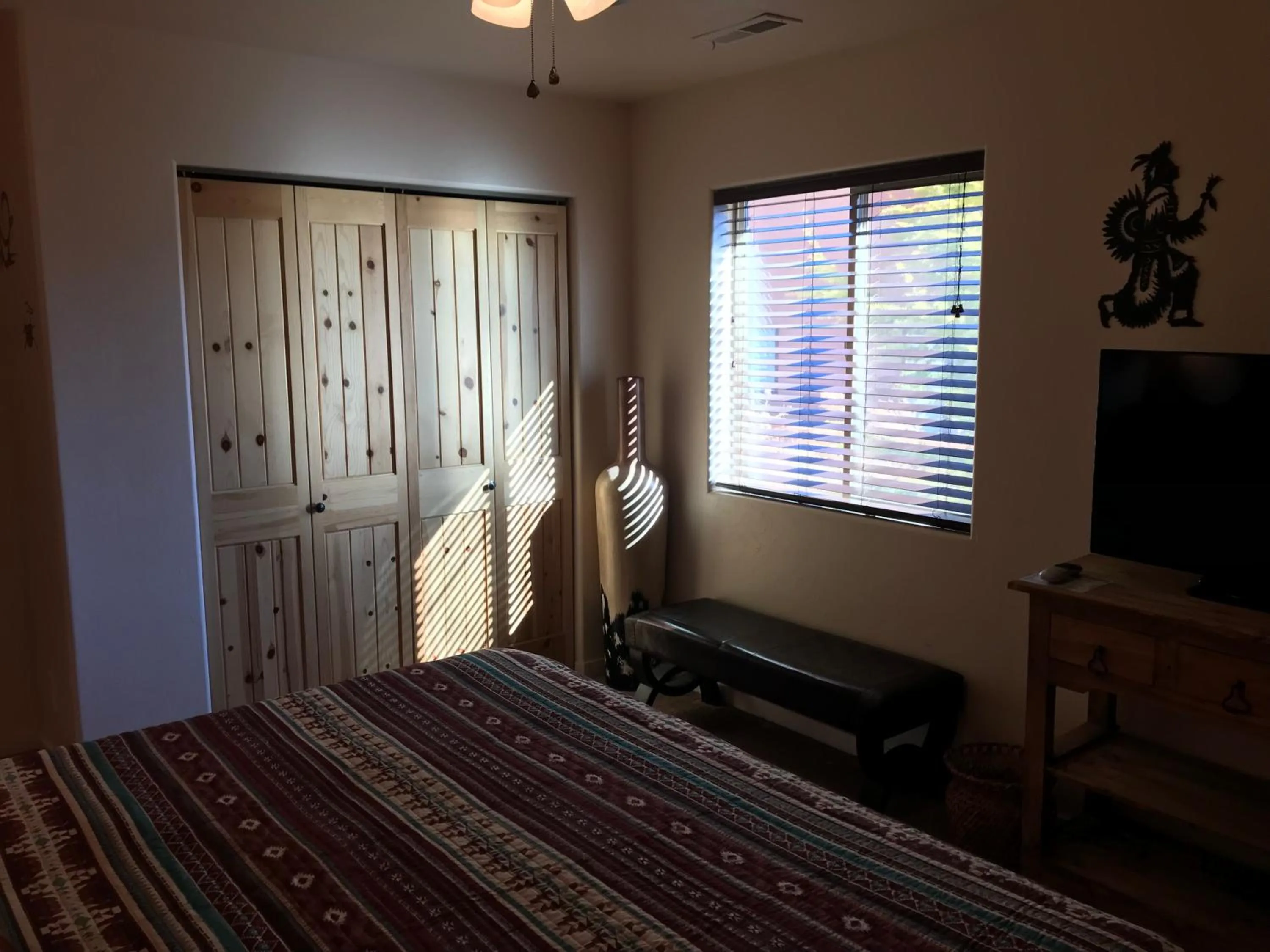 Bedroom, Bed in Oleander Place