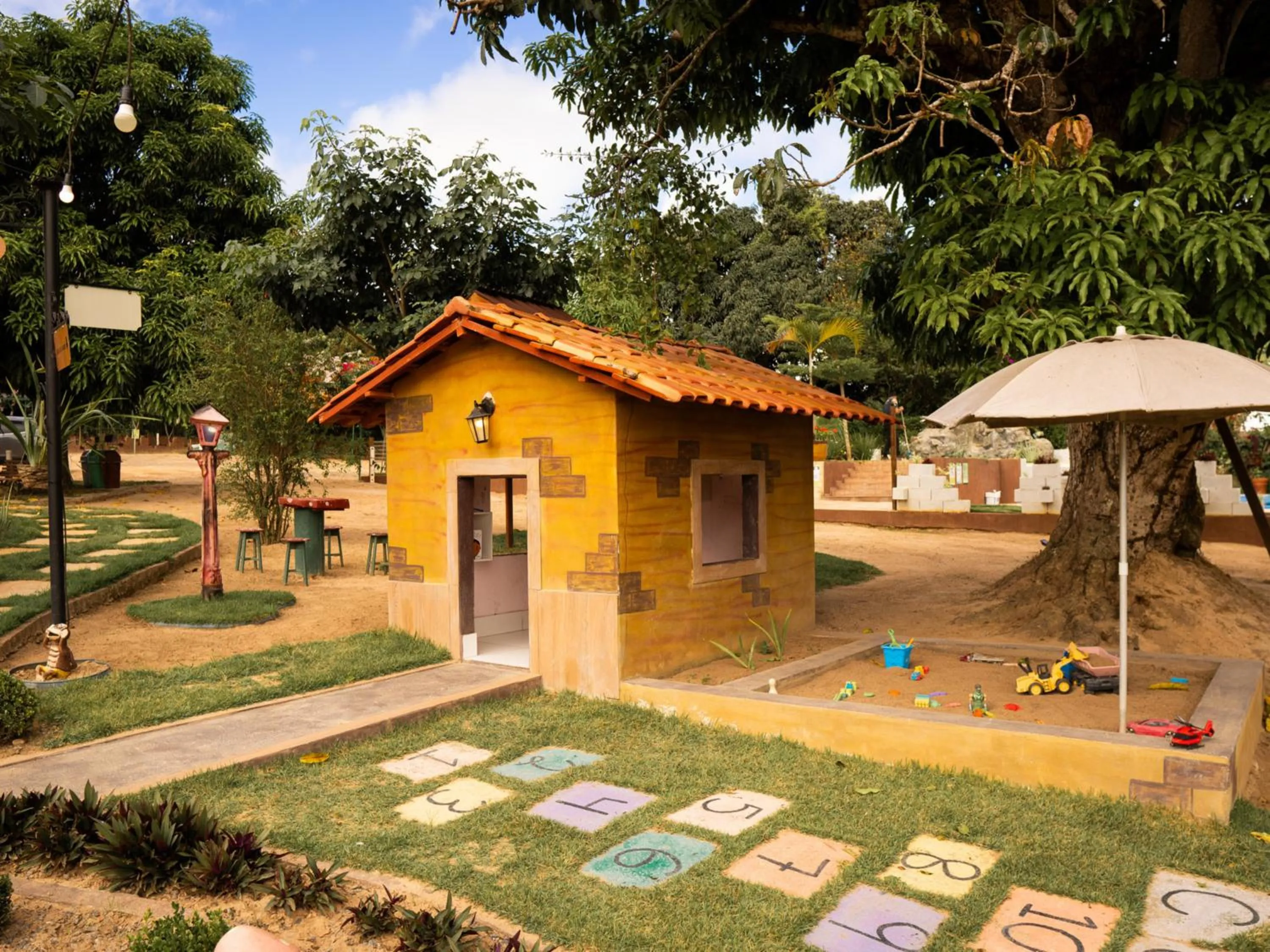 Library in Muda Hotel