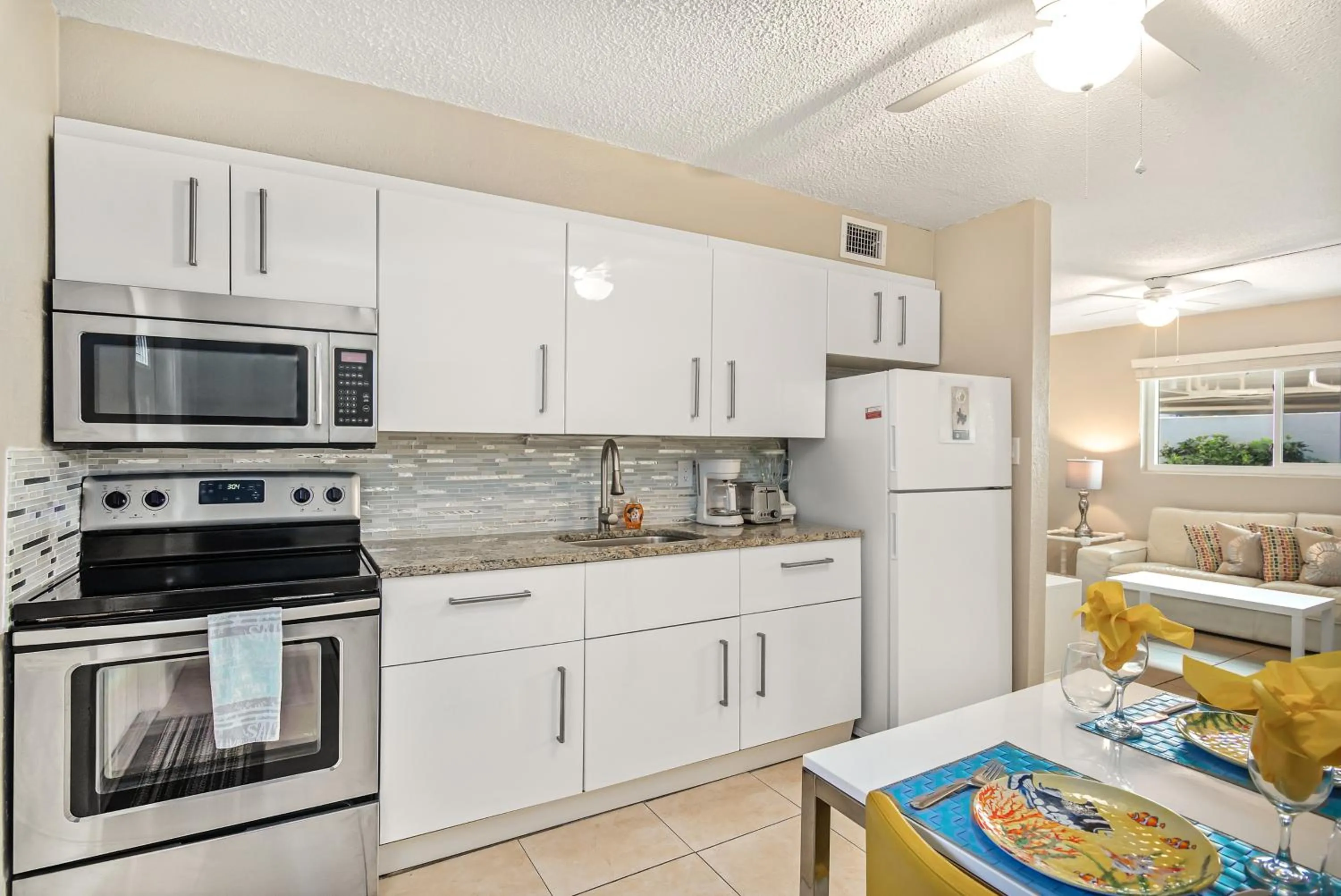 Kitchen or kitchenette in Island House