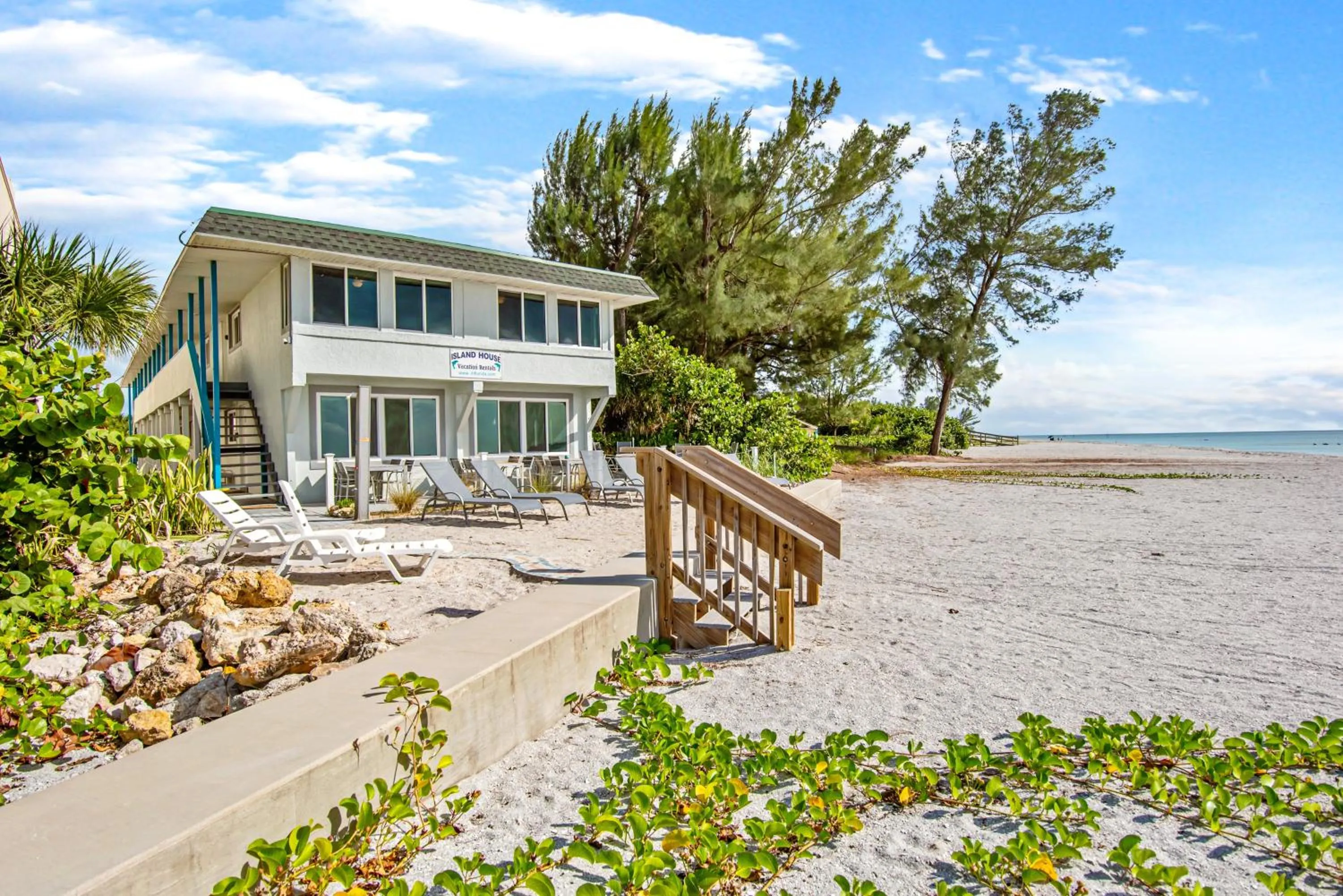 Beach in Island House