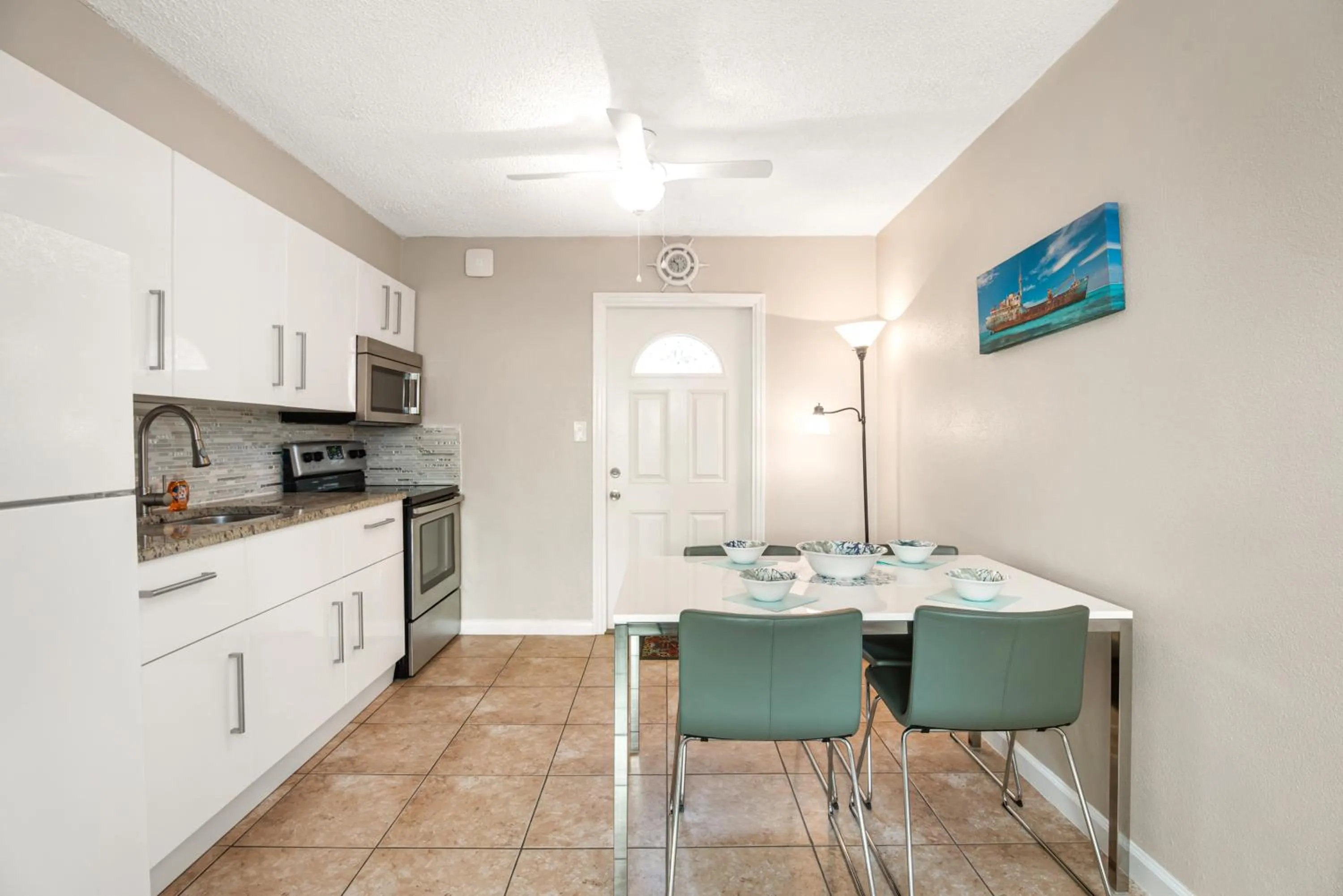 Kitchen or kitchenette in Island House