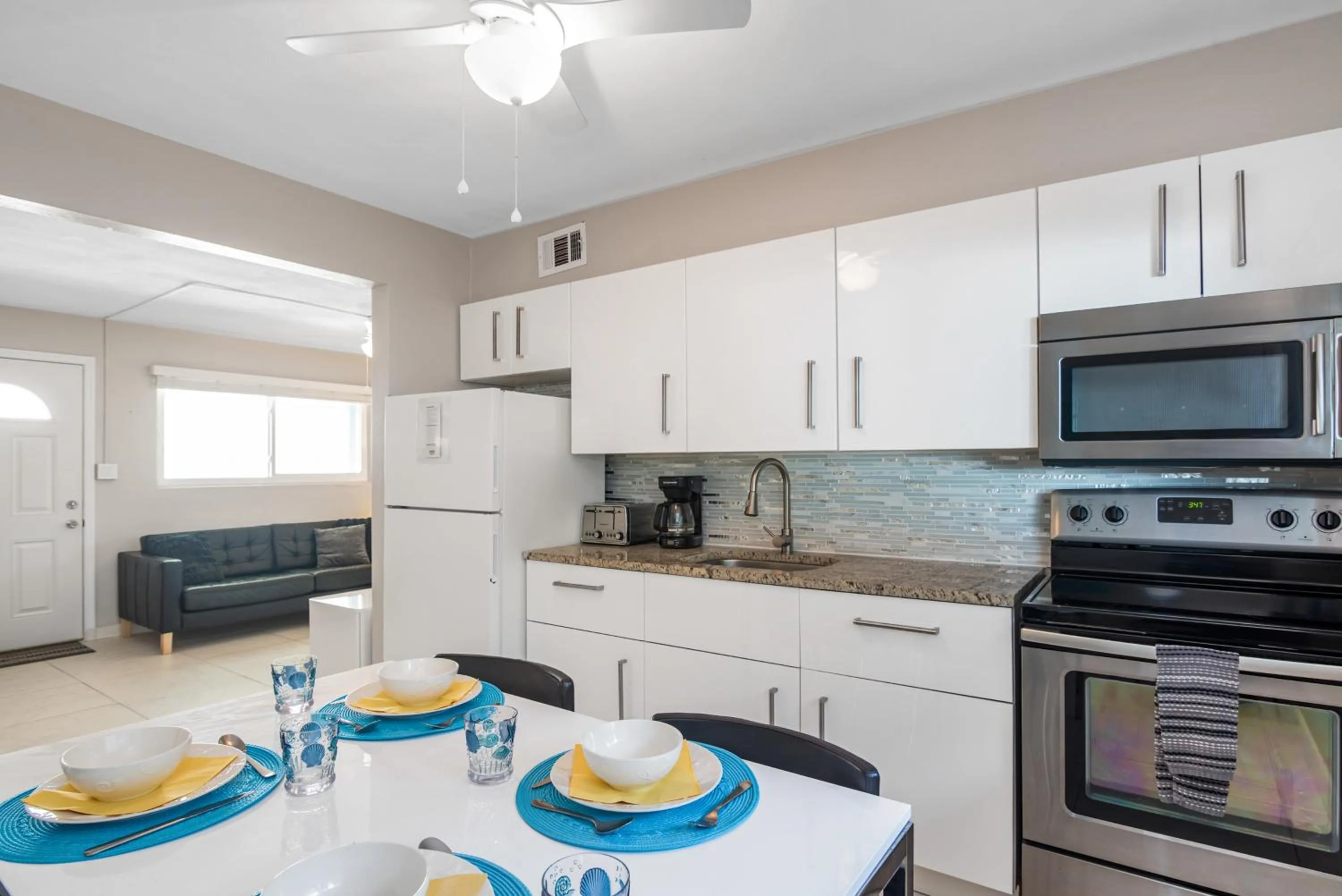 Kitchen or kitchenette in Island House