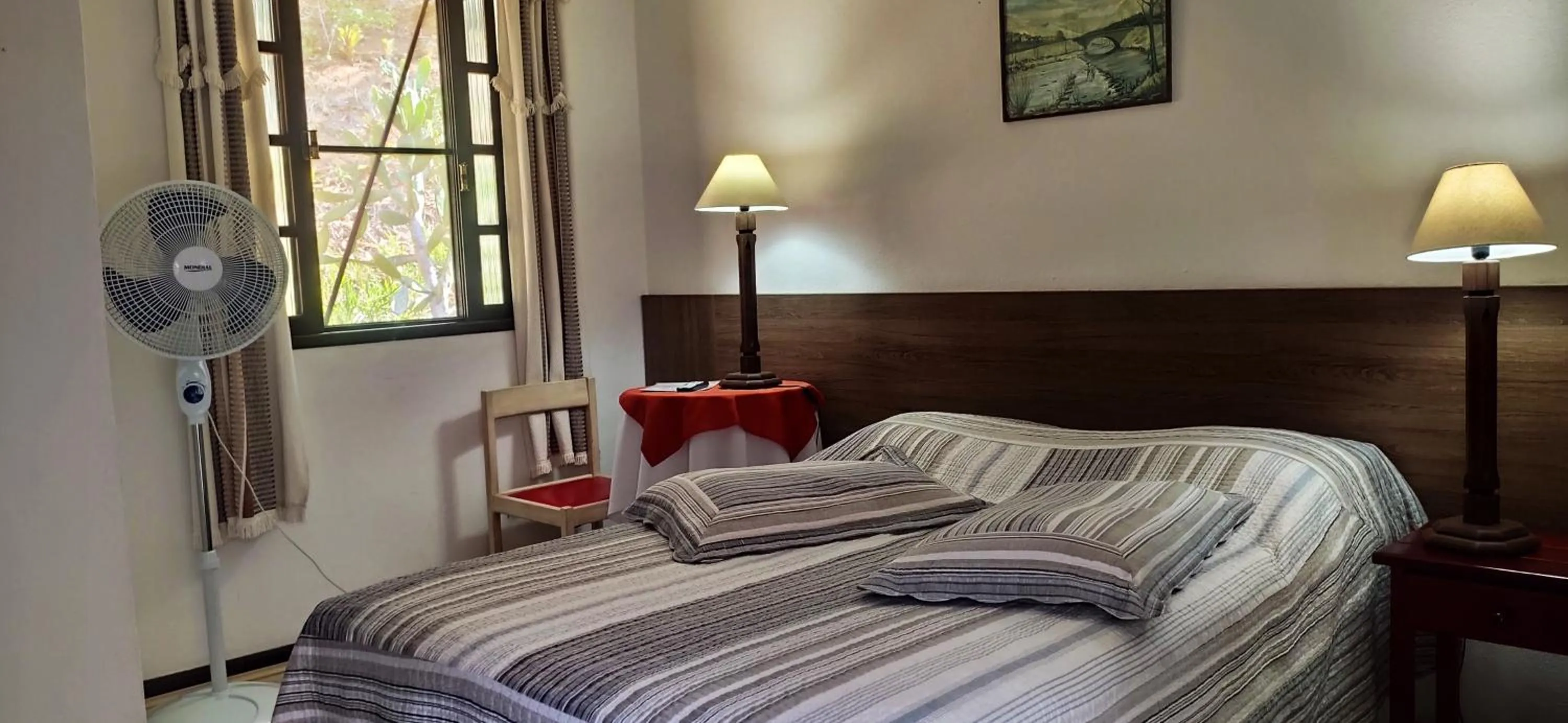 Photo of the whole room, Bed in Pousada Taverna do Golf